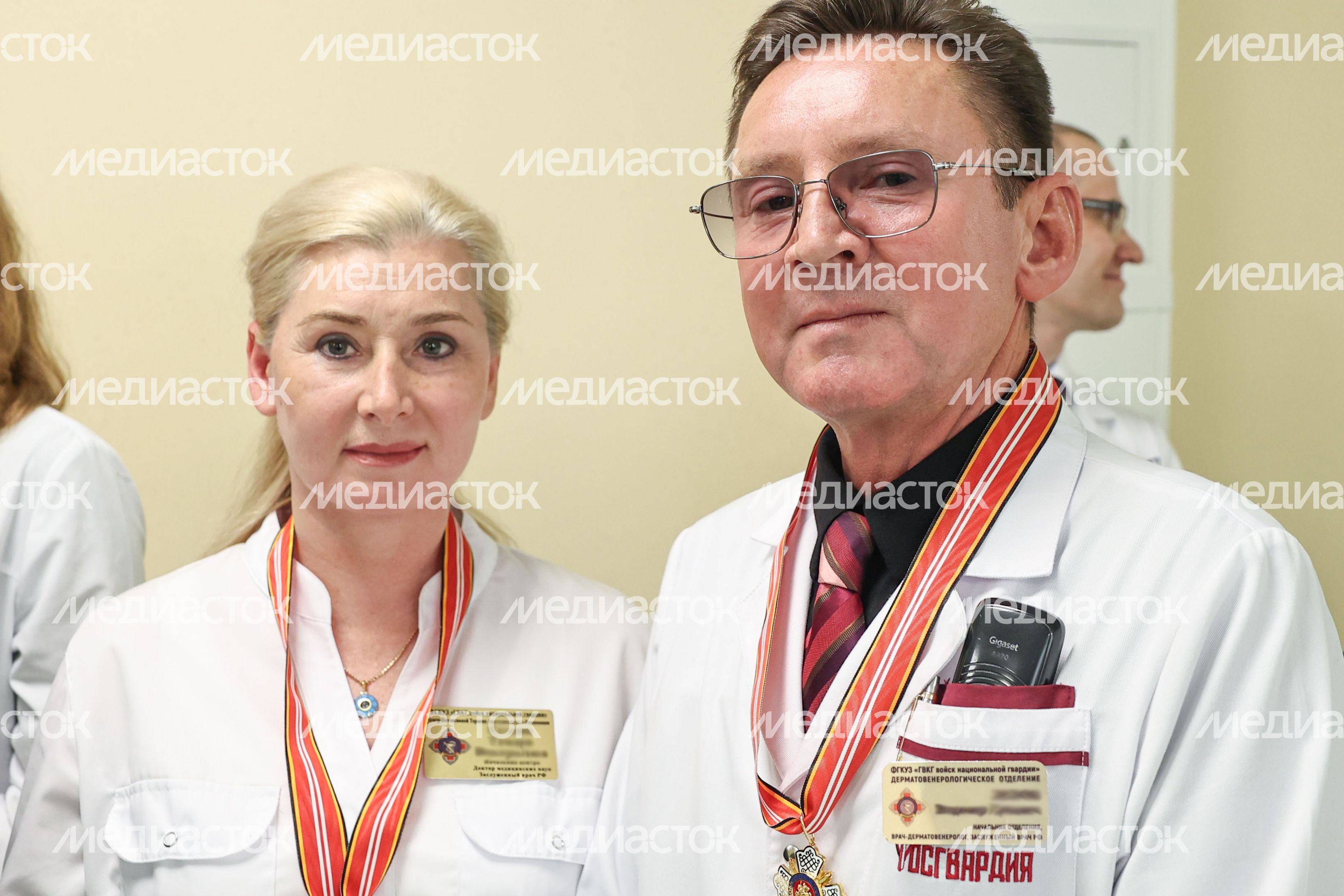 Андрей Воробьев наградил медиков в госпитале Росгвардии в Балашихе Андрей Воробьев наградил медиков в госпитале Росгвардии в Балашихе