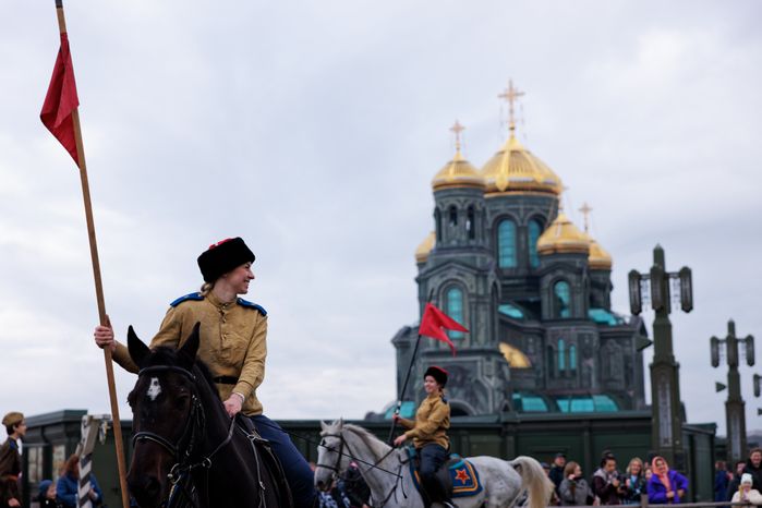 Реконструкцию Битвы за Москву провели в парке «Патриот» ко Дню Сухопутных войск России