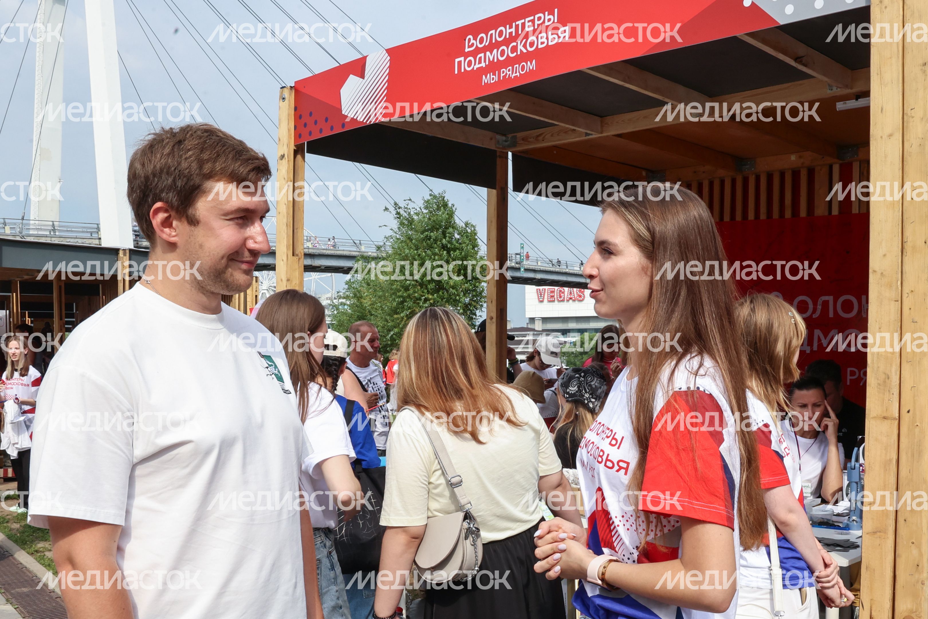 Шахматист Сергей Карякин на фестивале "Волонтеров Подмосковья" в Красногорске Шахматист Сергей Карякин на фестивале "Волонтеров Подмосковья" в Красногорске