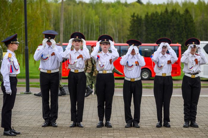 Военно-патриотическая игра «Юнармия, вперед!», посвященная Дню Победы, в Горках Ленинских