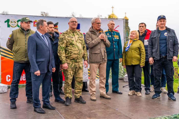 Торжественная высадка масштабного геоглифа к 80-летию Победы