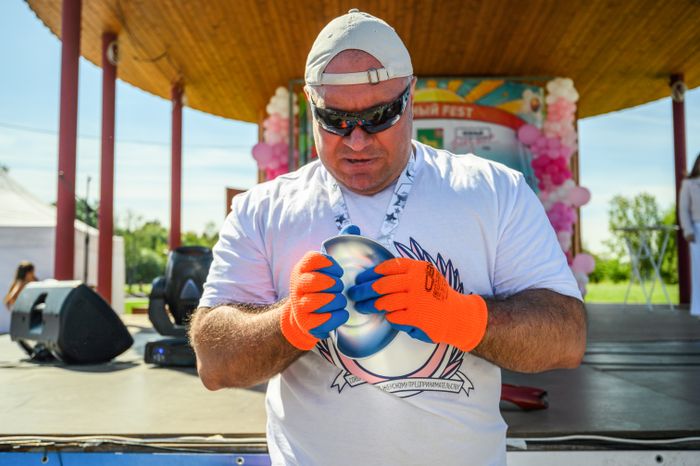 Русский Халк Сергей Агаджанян на фестивале «Нежный Fest 2024» в Бронницах