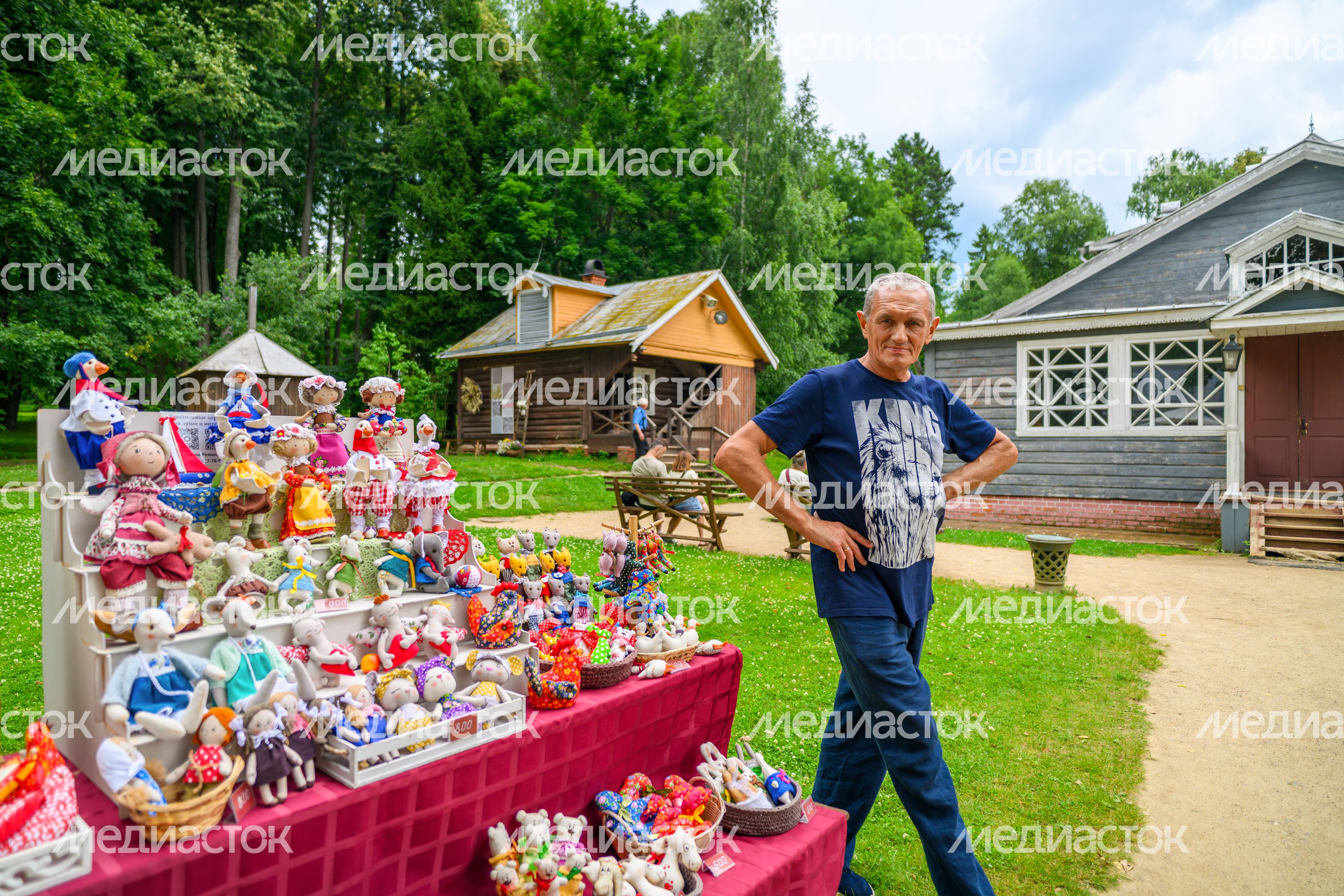 Ярмарка мастеров на фестивале народной культуры «Сенокос в Муранове» Пушкинского округа