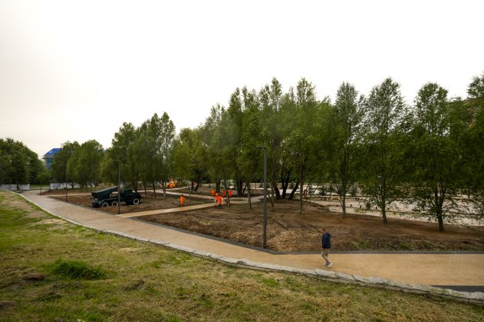В Дзержинском завершается обновление сквера имени Громцева