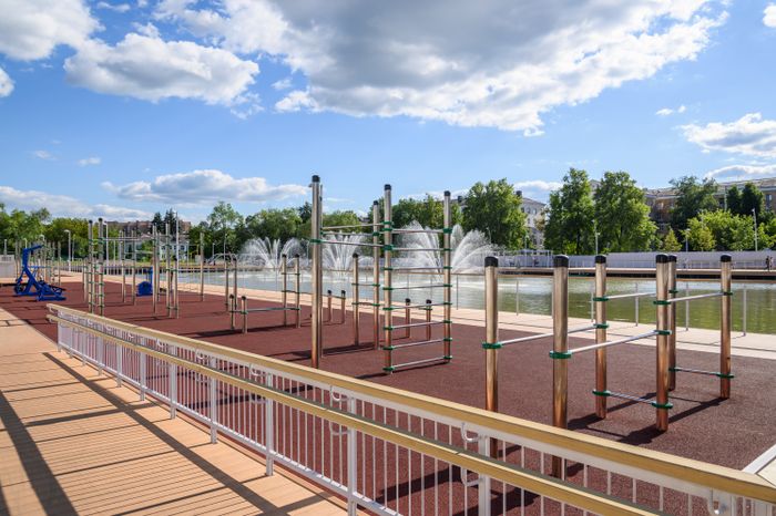 Пруд на улице Мира на центральной площади Электростали