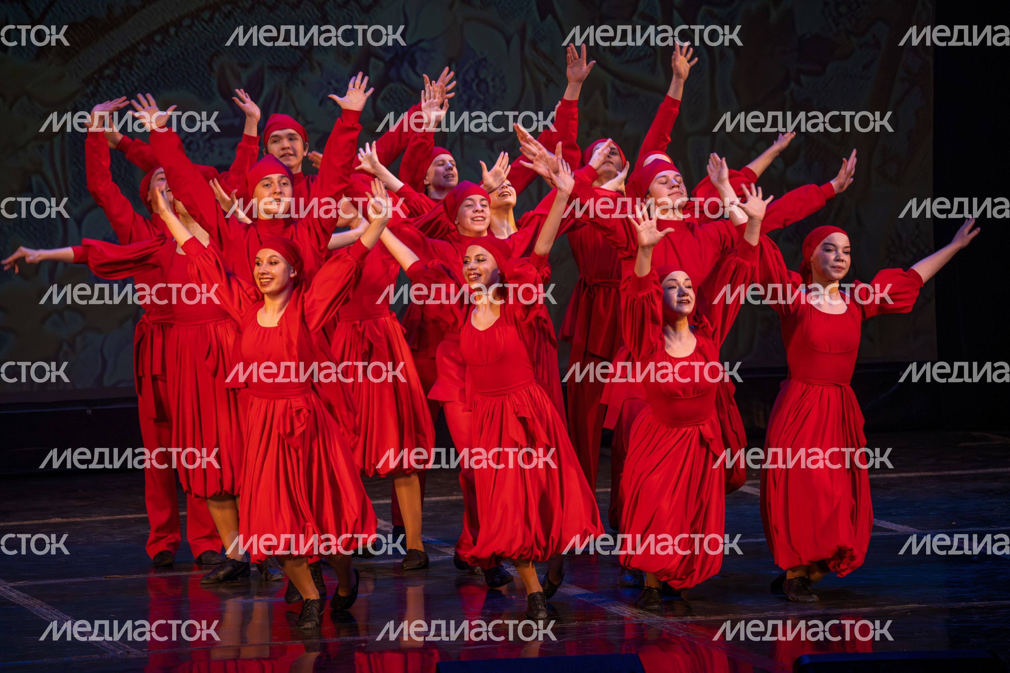 Гала-спектакль «Россия – душа моя» о русской культуре на сцене ДК «Подмосковье» в Красногорске Гала-спектакль «Россия – душа моя» о русской культуре на сцене ДК «Подмосковье» в Красногорске