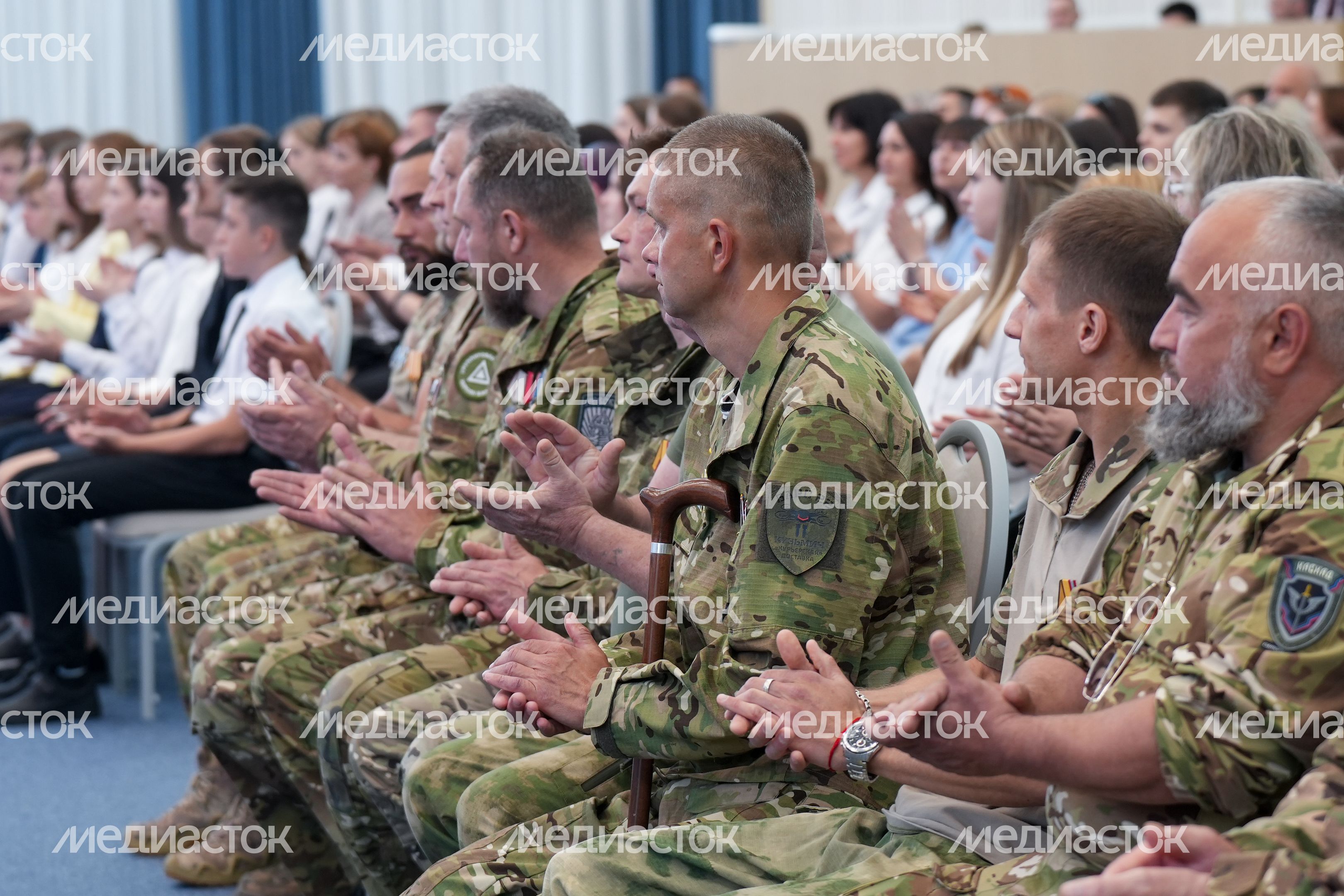 Юным жителям Подмосковья вручили первые паспорта гражданина РФ Юным жителям Подмосковья вручили первые паспорта гражданина РФ