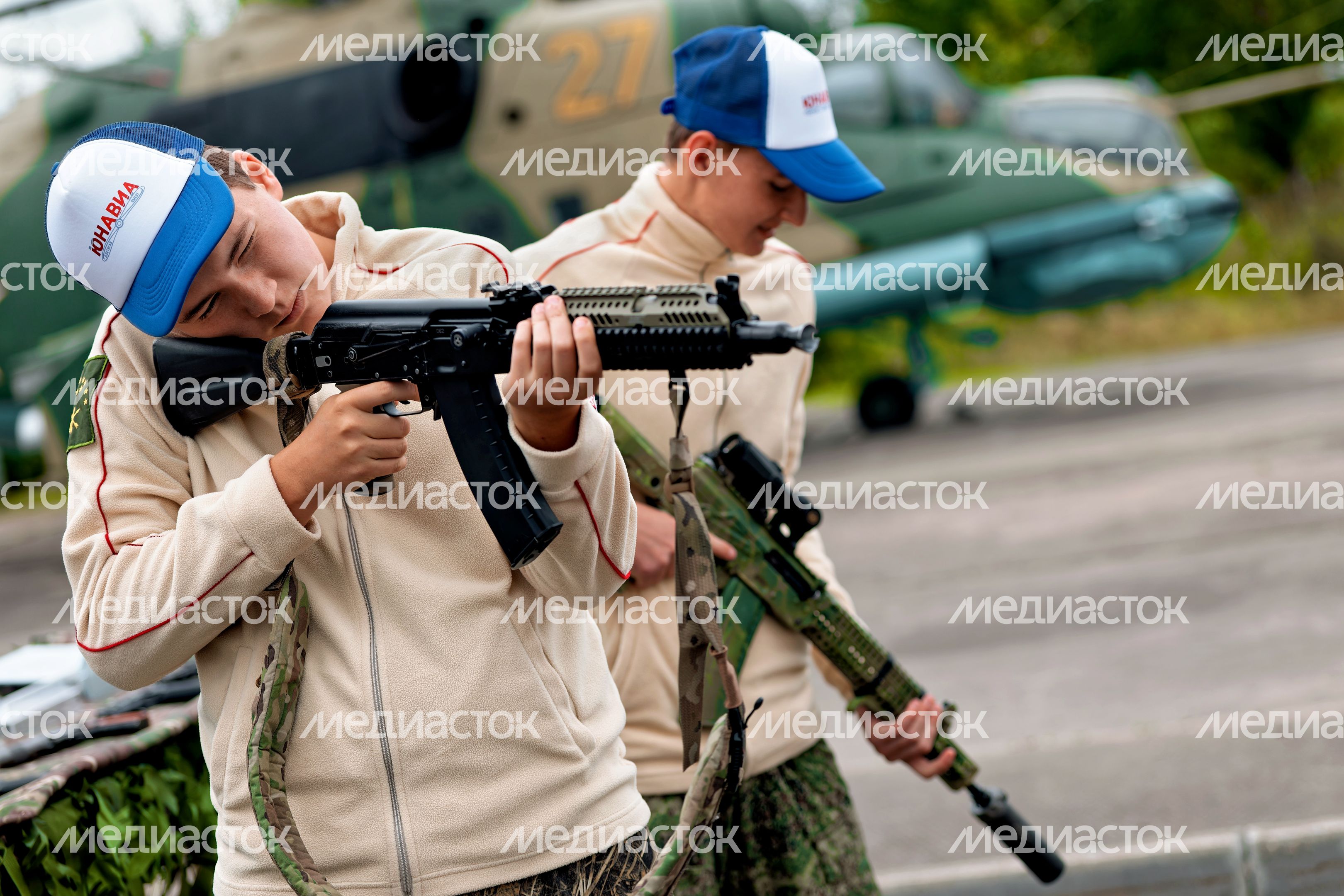 Военно-спортивная игра «Юнавиа» для молодежи в Центре военно-тактических игр парка «Патриот» Одинцовского округа