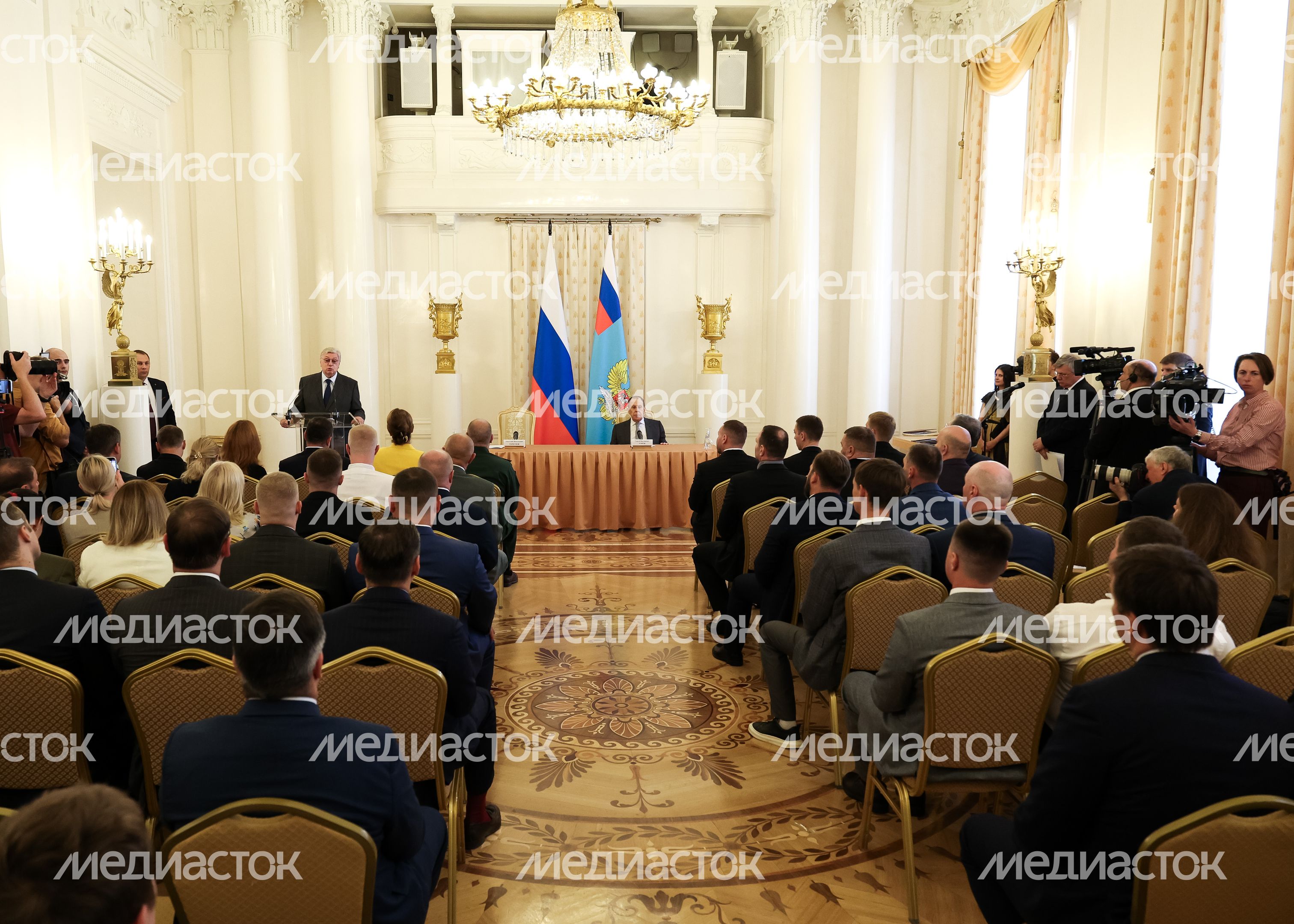 Церемония вручения дипломов ветеранам СВО Церемония вручения дипломов ветеранам СВО