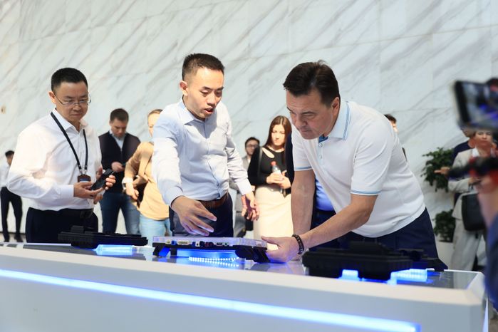 Посещение автозавода Changan Automobile Group в Китае Губернатором Подмосковья