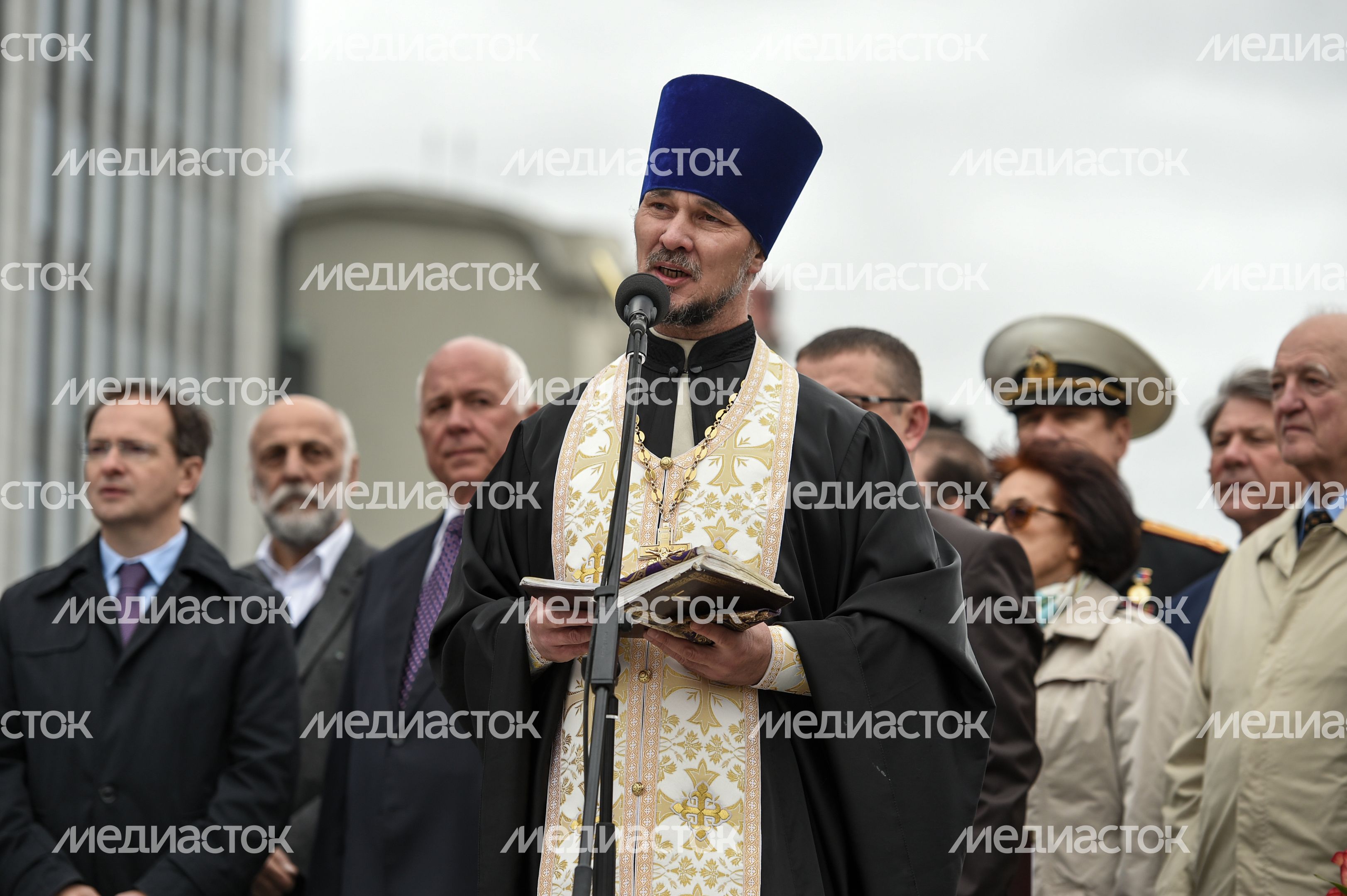В Москве торжественно открыли памятник Михаилу Калашникову