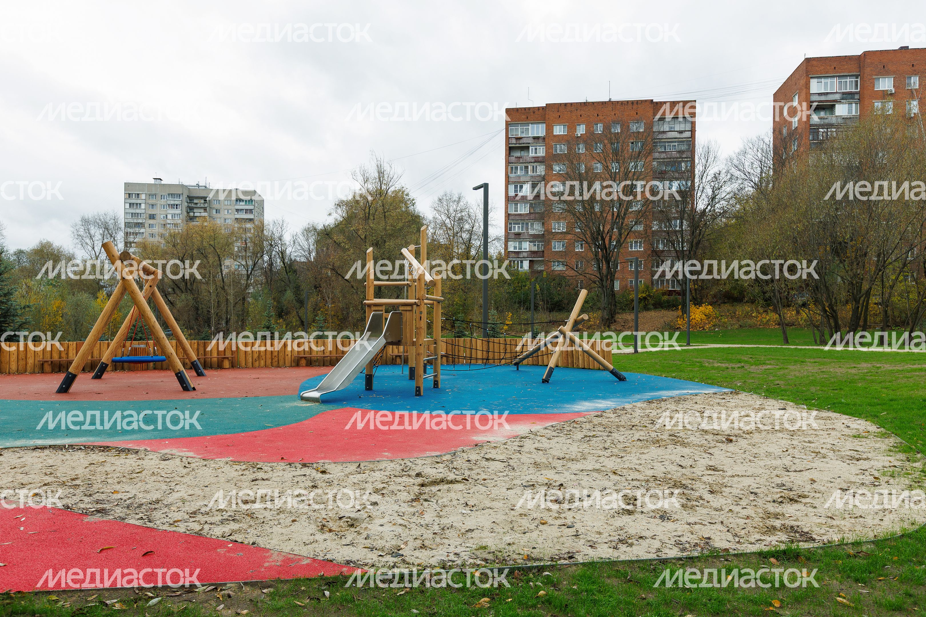 Сквер им. Б.К. Громцева после благоустройства в Дзержинском Сквер им. Б.К. Громцева после благоустройства в Дзержинском