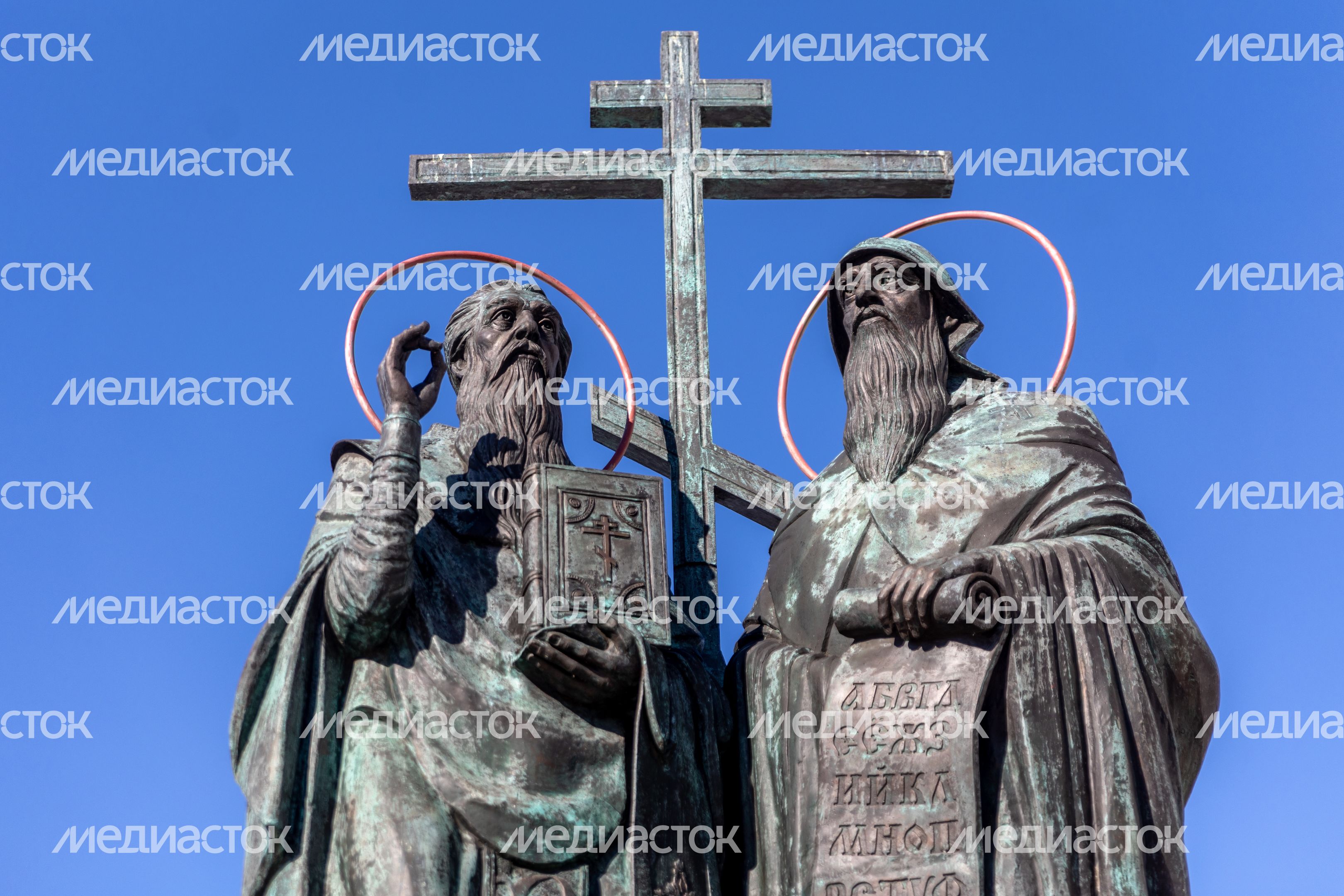 Коломенский кремль. Соборная площадь и Пятницкие ворота Коломенский кремль. Соборная площадь и Пятницкие ворота