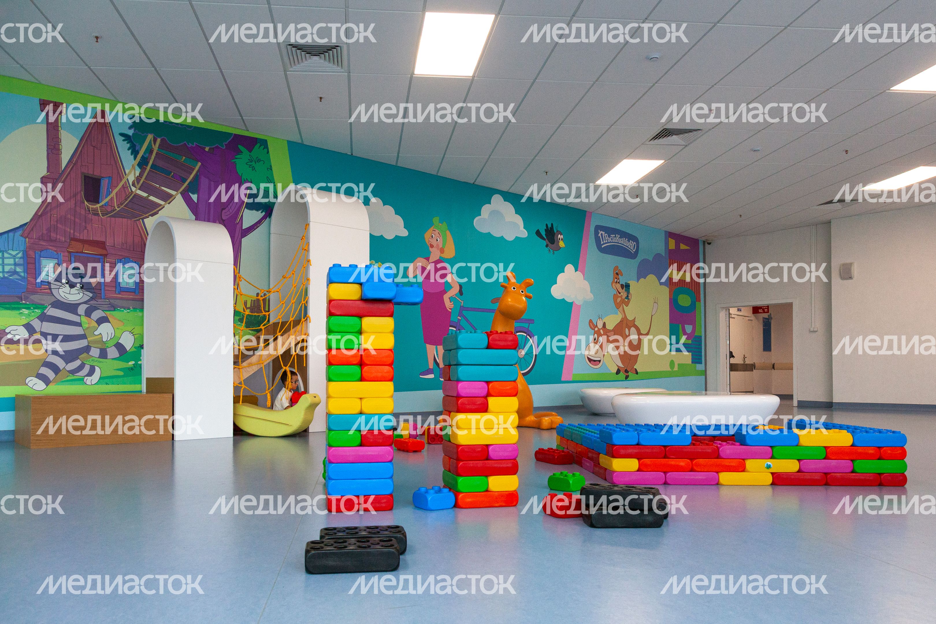 Герои «Союзмультфильма» на стенах Детского клинического центра им. Л.М. Рошаля в Красногорске Герои «Союзмультфильма» на стенах Детского клинического центра им. Л.М. Рошаля в Красногорске