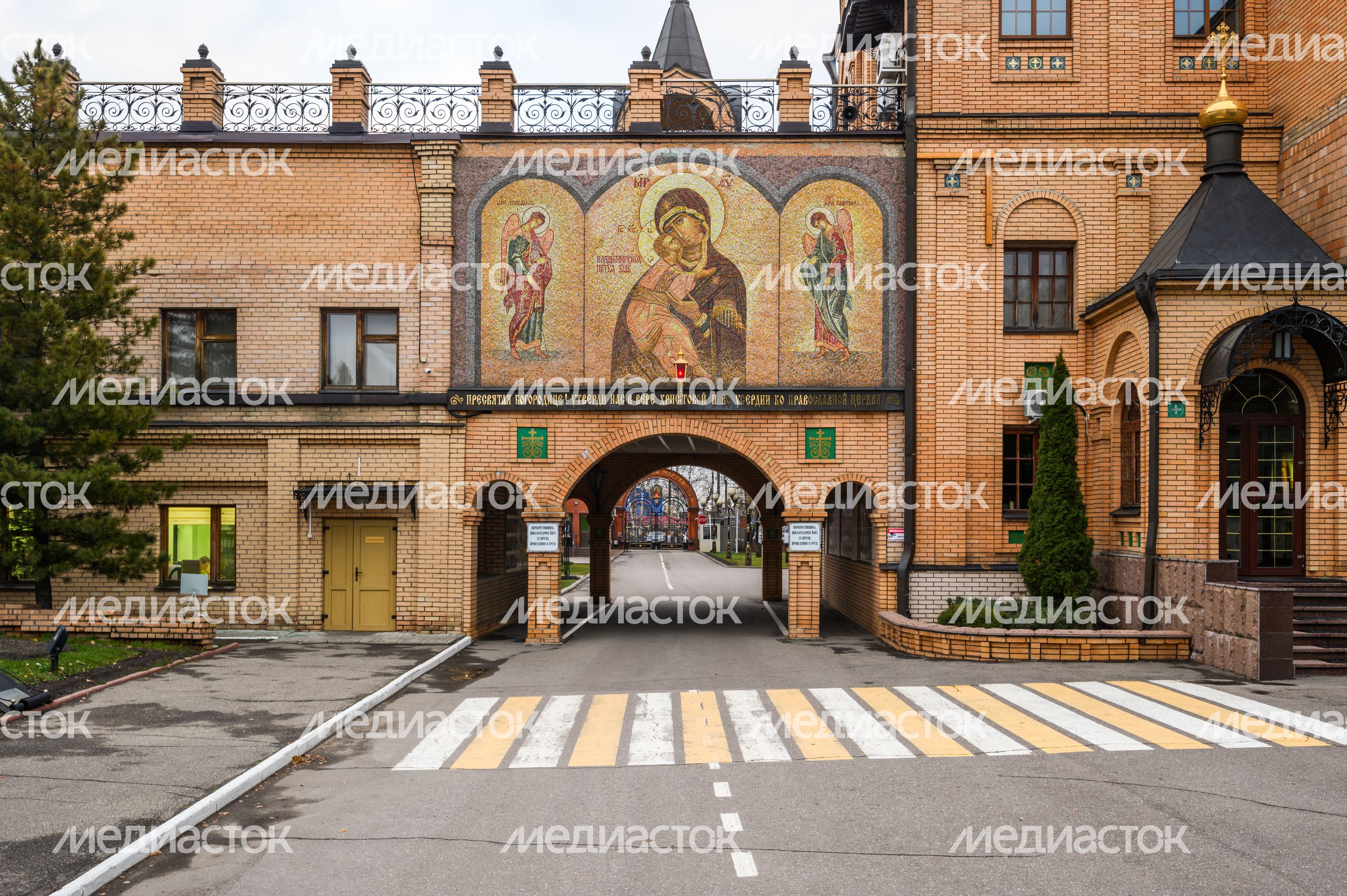 Храм во имя преподобного Серафима Саровского в рабочем поселке Софрино города Пушкино Сергиево-Посадского округа Храм во имя преподобного Серафима Саровского в рабочем поселке Софрино города Пушкино Сергиево-Посадского округа