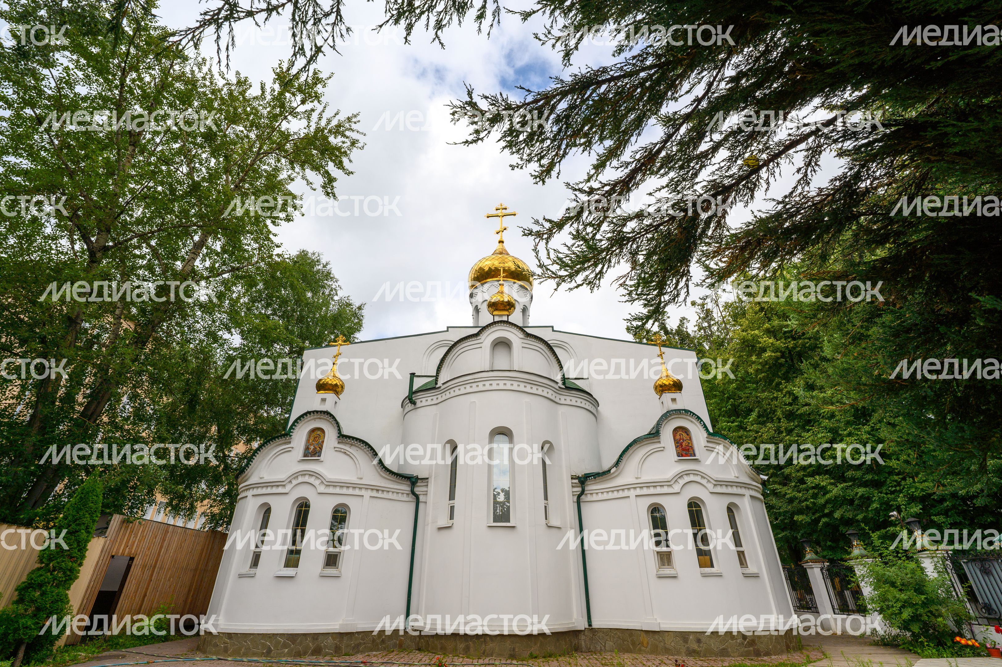Храм Пантелеймона Целителя на территории Центральной районной больницы в Пушкино