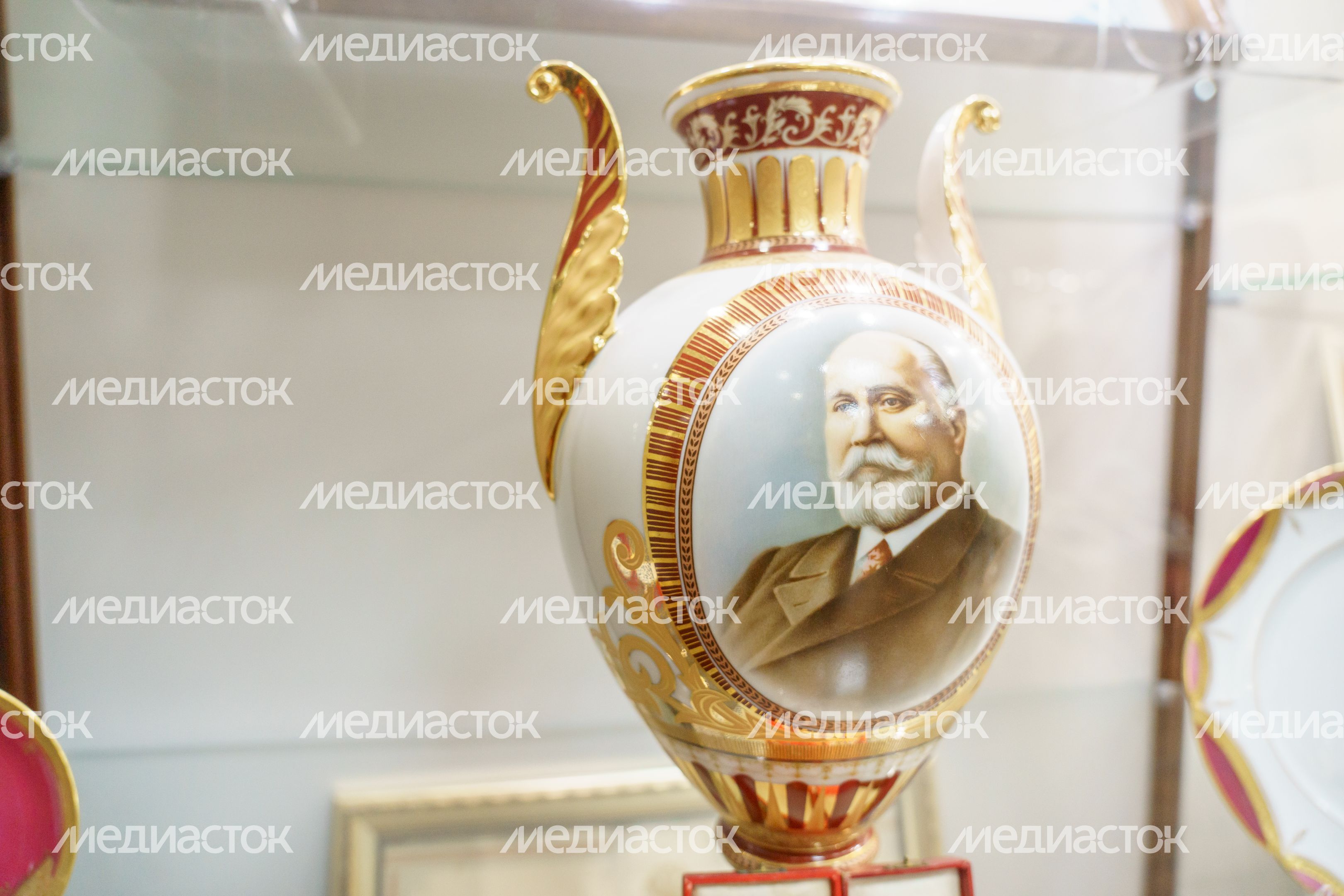 Ликино-Дулево. Дулевский музей форфора1.jpg Ликино-Дулево. Дулевский музей форфора1.jpg