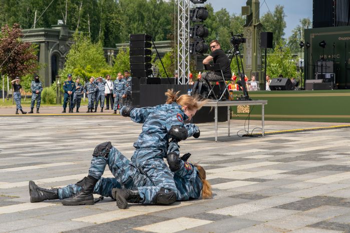 Показательные выступления специального полка полиции с демонстрацией боевых приемов борьбы