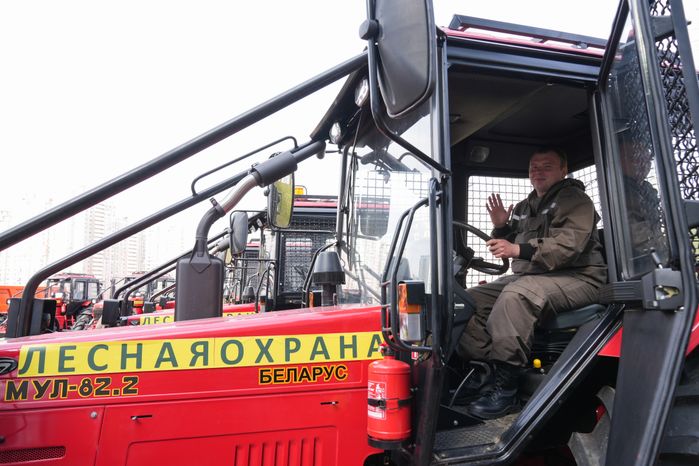 Передача специализированной лесотехники лесничествам Подмосковья