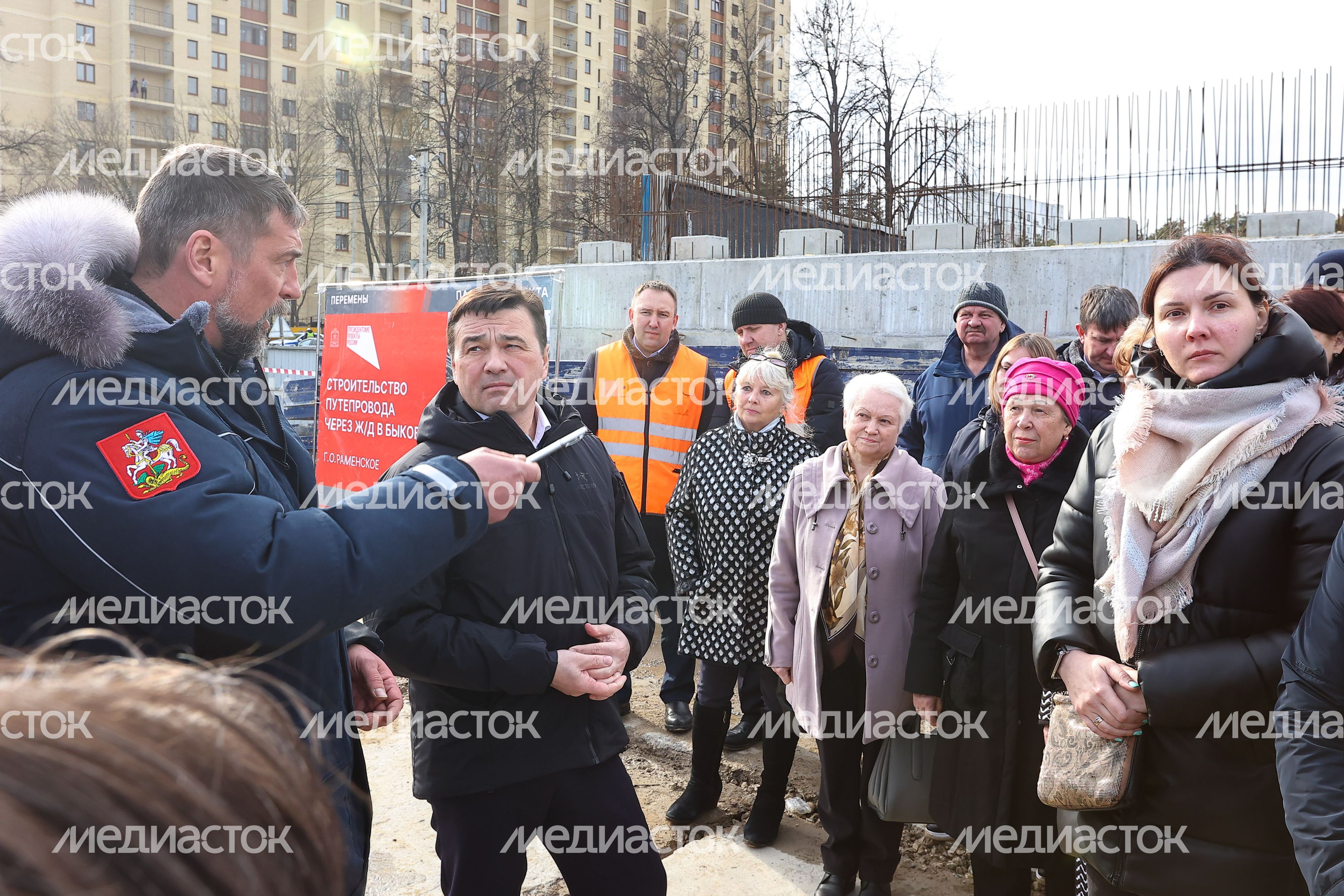 Проверка губернатором строительства путепровода в Раменском