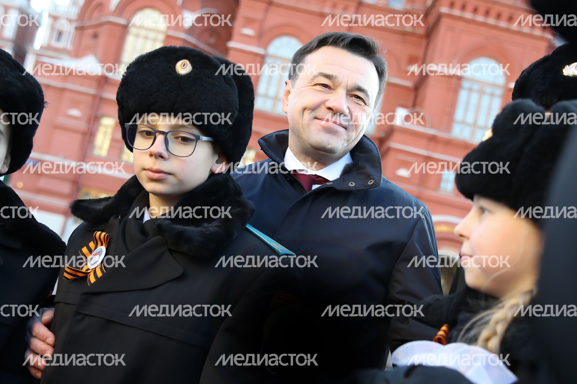 Возложение Губернатором Подмосковья цветов к Могиле Неизвестного Солдата в Александровском саду