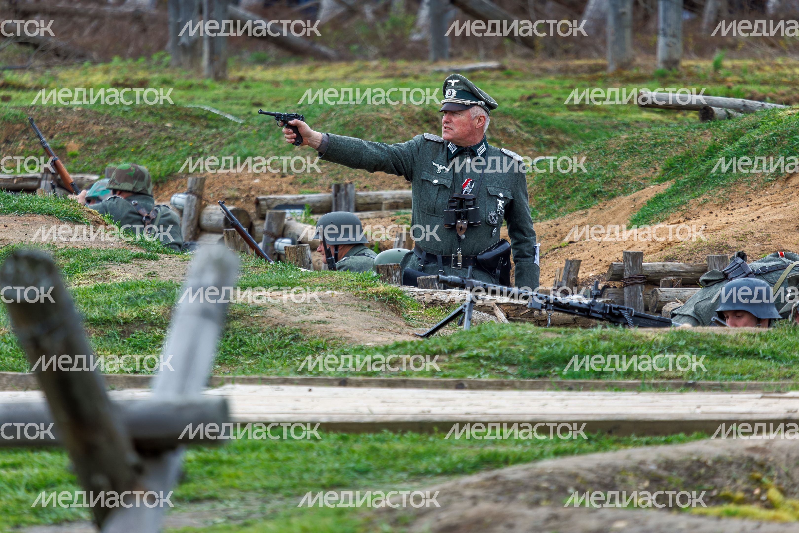 День Победы в Центральном парке «Патриот» Одинцовского округа: военно-историческая реконструкция «В логове зверя» День Победы в Центральном парке «Патриот» Одинцовского округа: военно-историческая реконструкция «В логове зверя»
