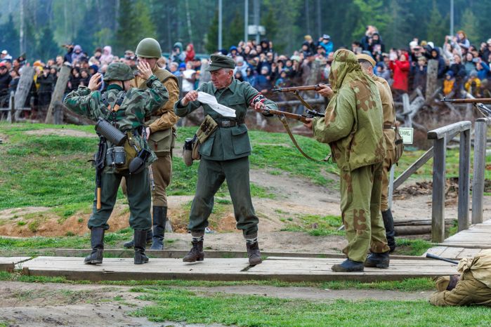 День Победы в Центральном парке «Патриот» Одинцовского округа: военно-историческая реконструкция «В логове зверя»
