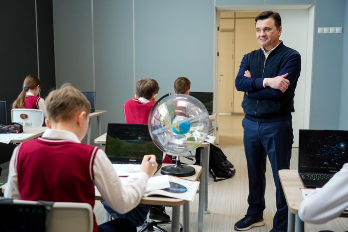 Андрей Воробьёв посетил новое здание физико-математического лицея в Сергиевом Посаде