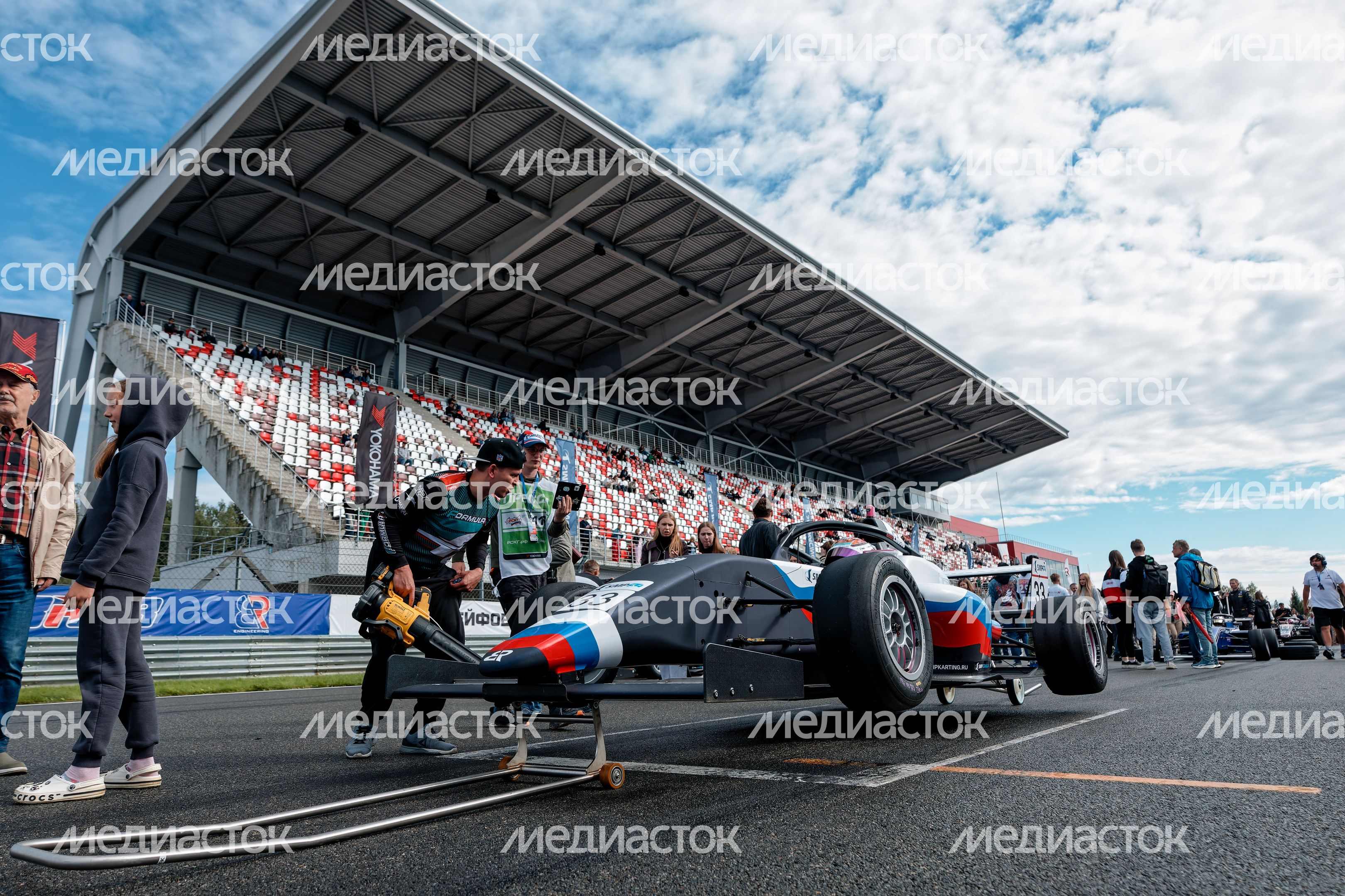 VI этап российской серии кольцевых гонок на автодроме Moscow Raceway
