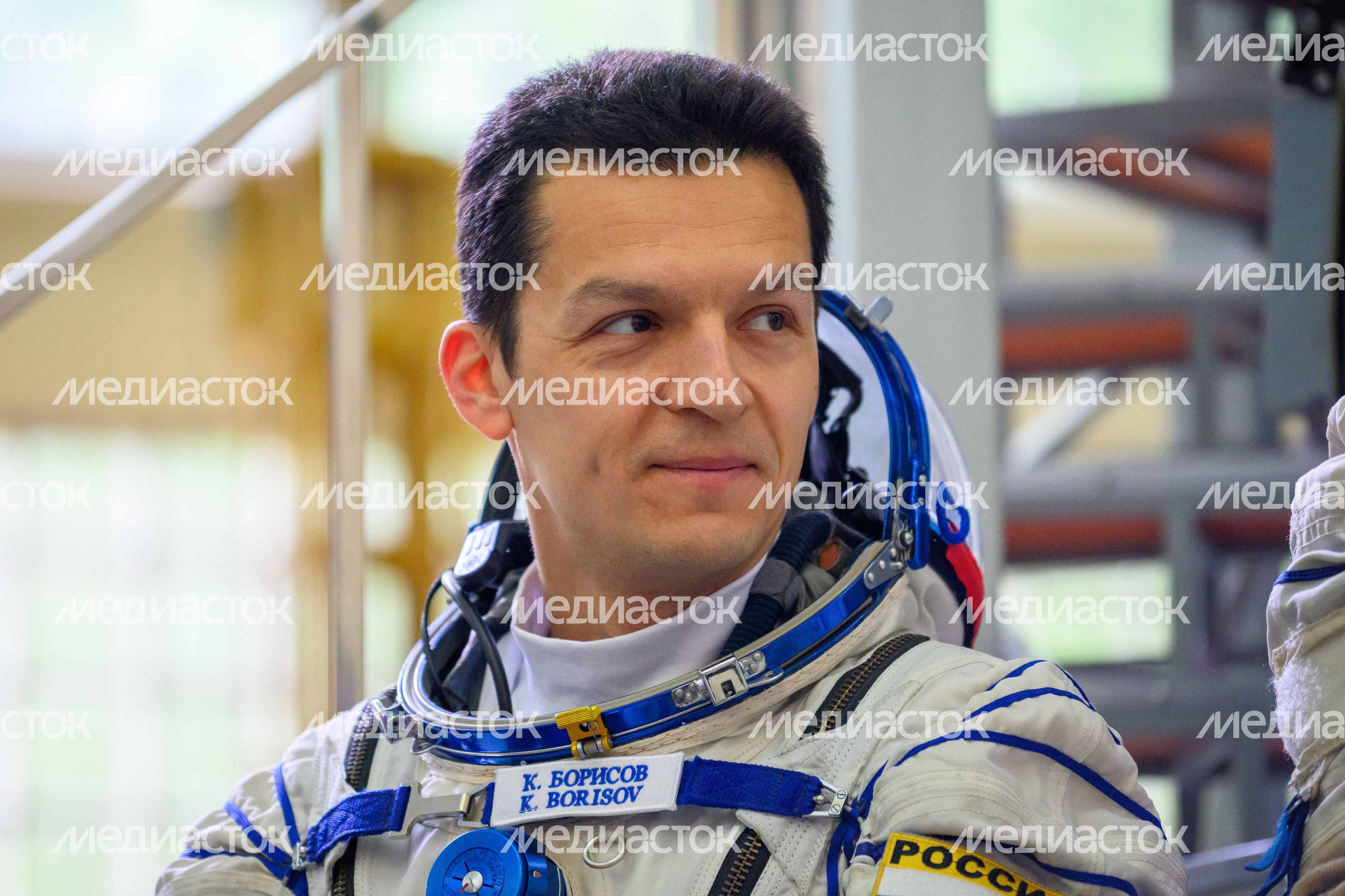 Член дублирующего экипажа космонавтов МКС-75 Константин Борисов на комплексной тренировке в Звездном городке