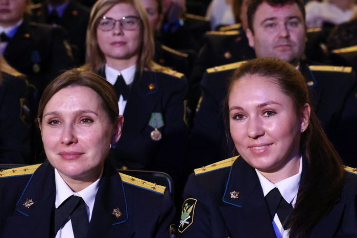 Судебных приставов поздравили с профессиональным праздником
