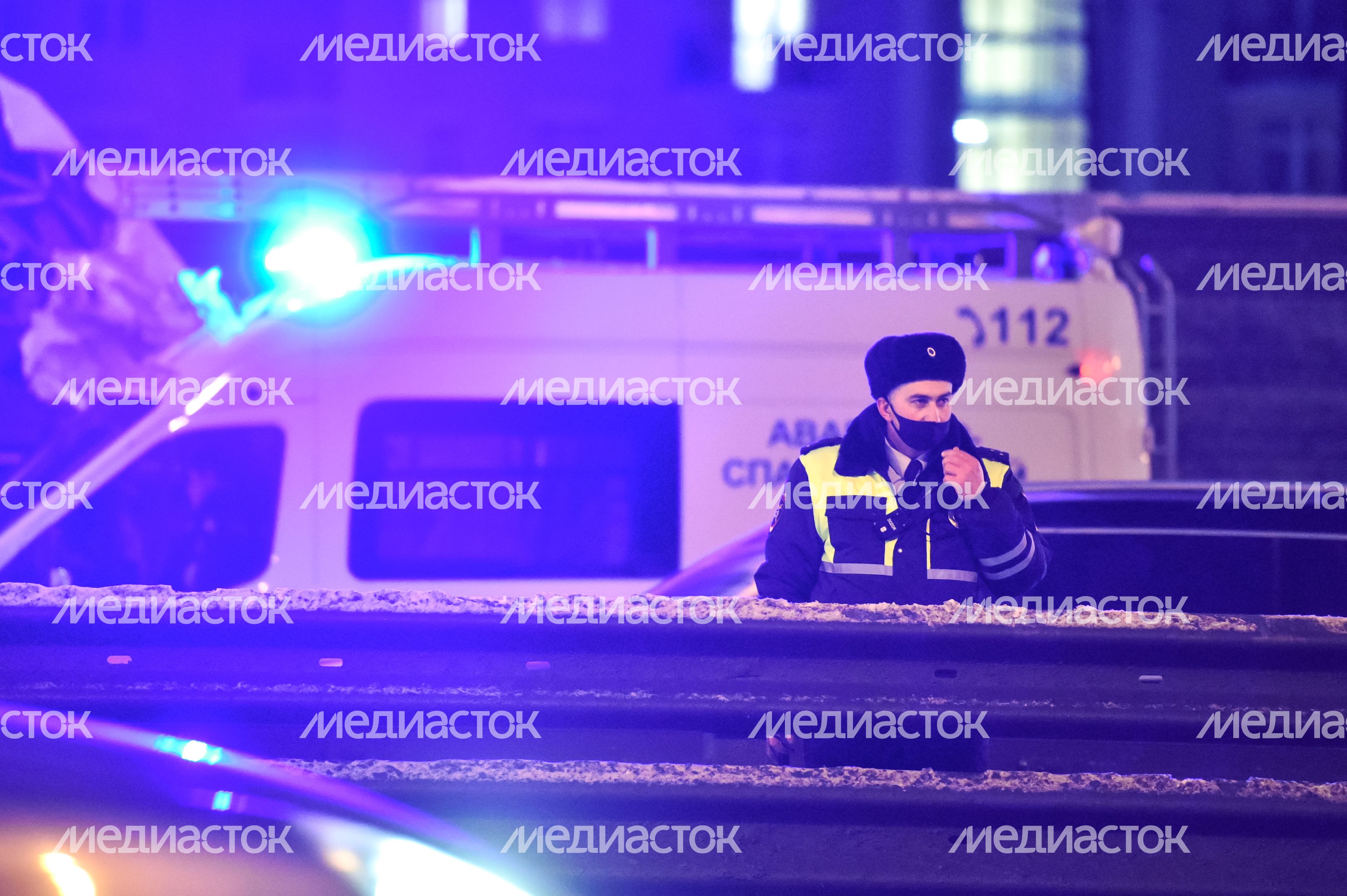 Кадры с места столкновения четырех автобусов и грузовика на Новорижском шоссе в Московской области