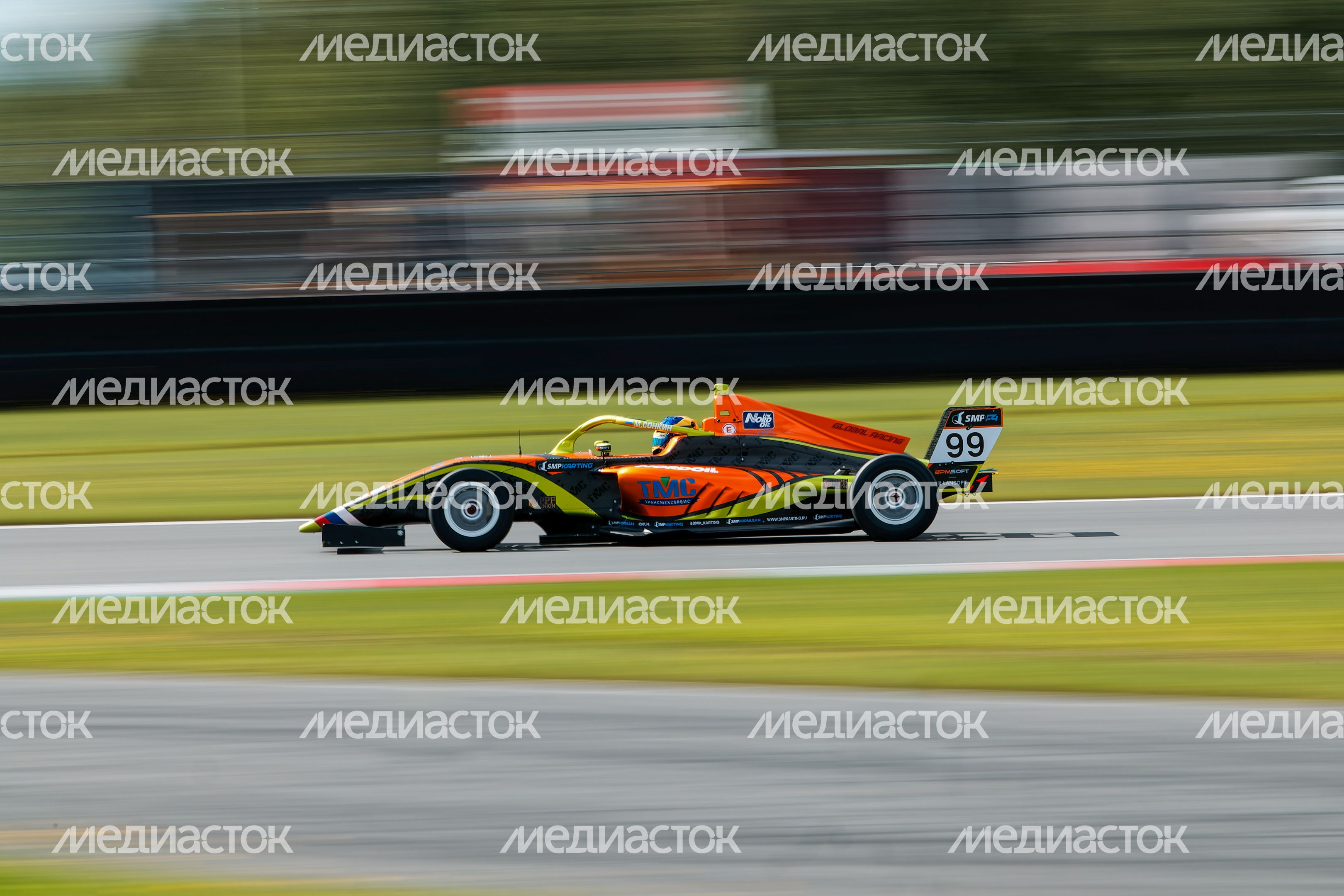 VI этап российской серии кольцевых гонок на автодроме Moscow Raceway