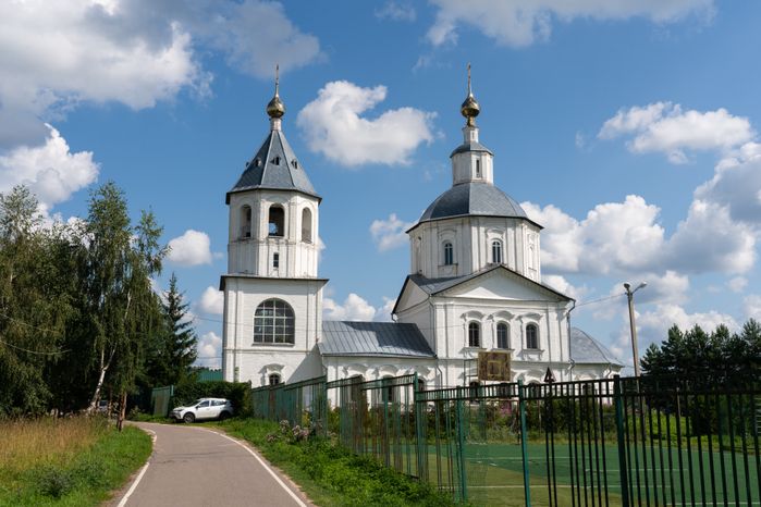 Верея. Богоявленская церковь