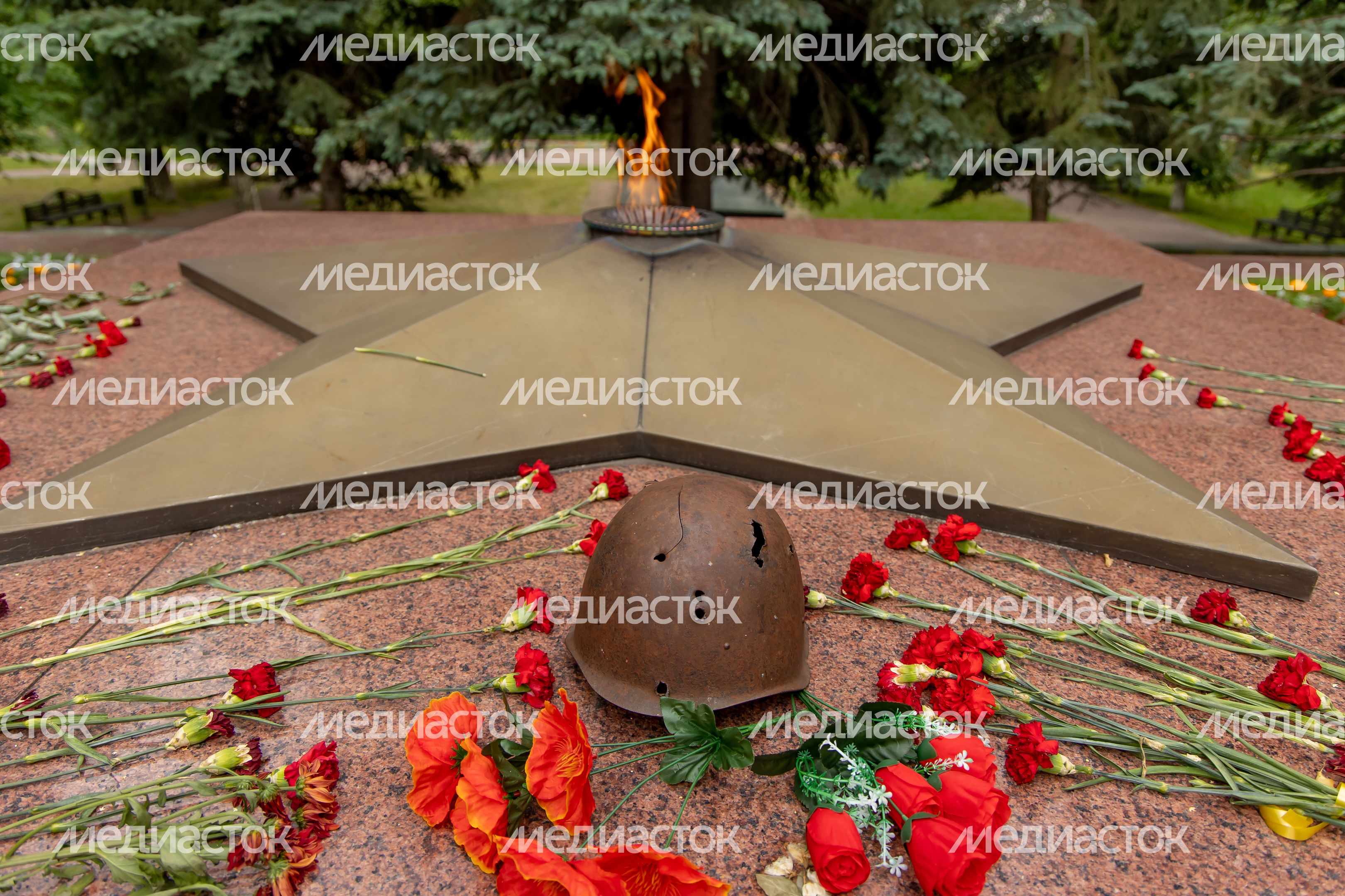 Памятник Никто не забыт, Ничто не забыто