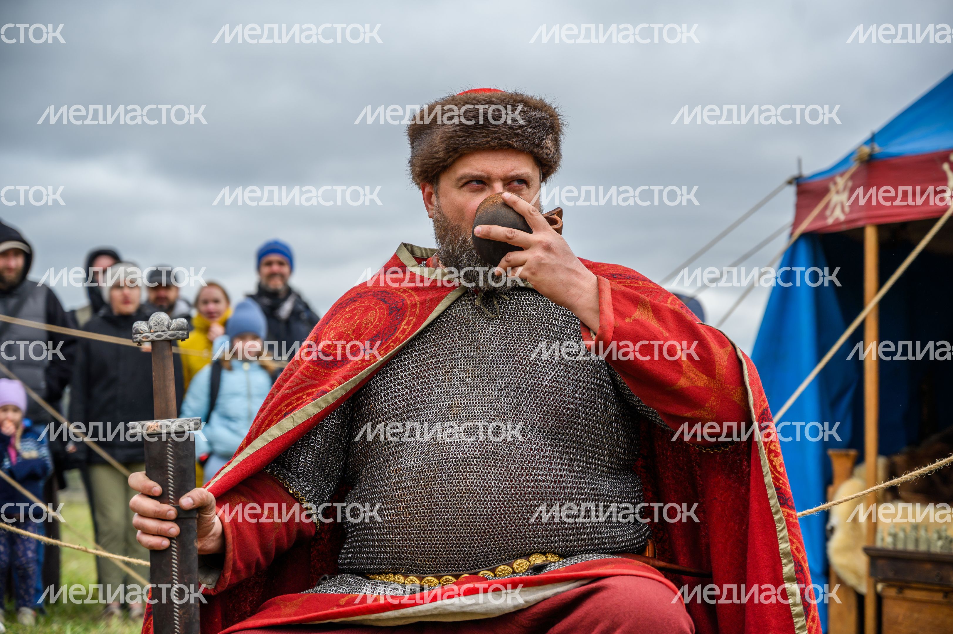 Мир Древней Руси на фестивале экспериментальной археологии «Гардарика» в Хотьково Мир Древней Руси на фестивале экспериментальной археологии «Гардарика» в Хотьково