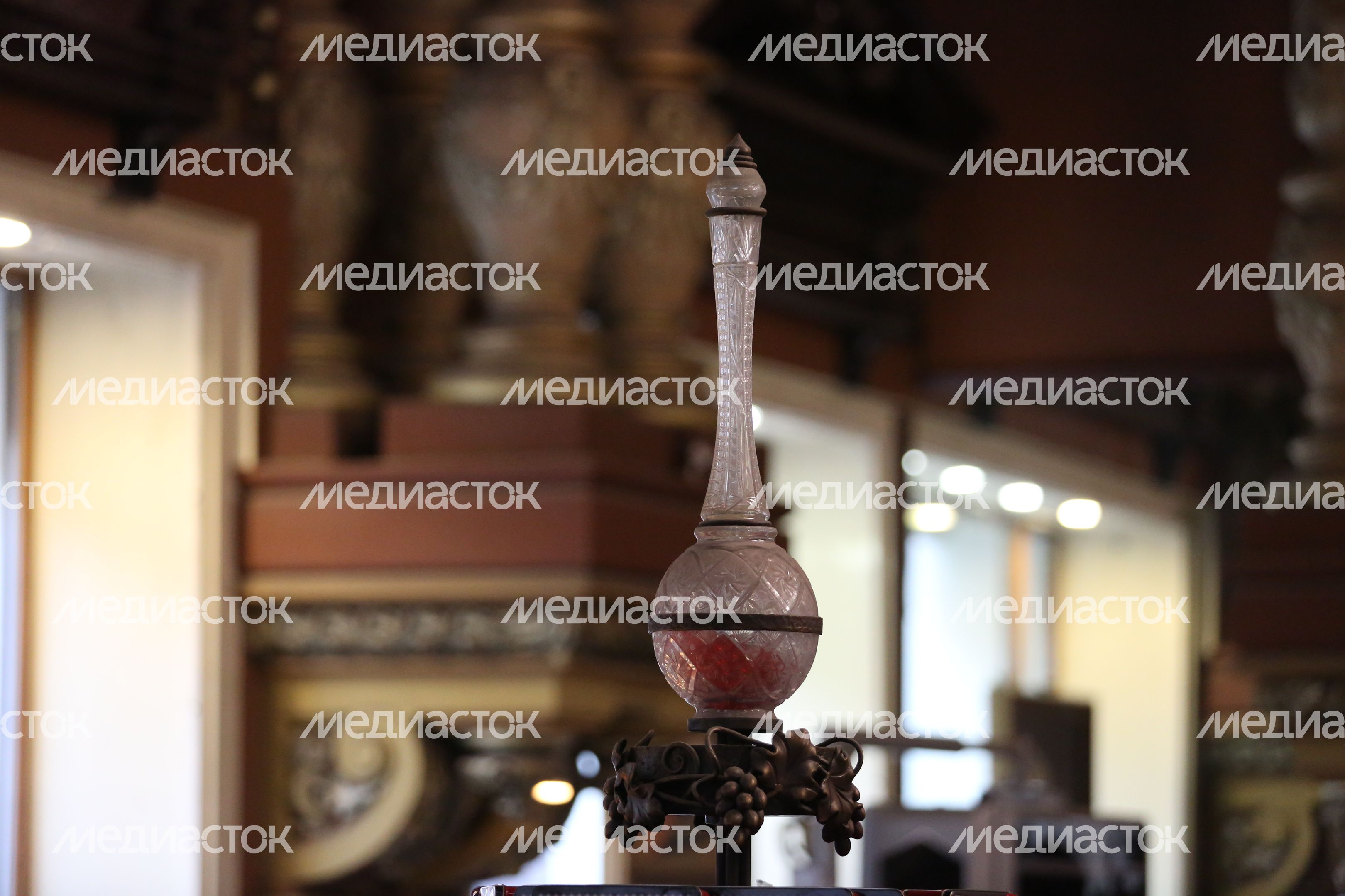 Гастроном «Елисеевский магазин» в Москве
