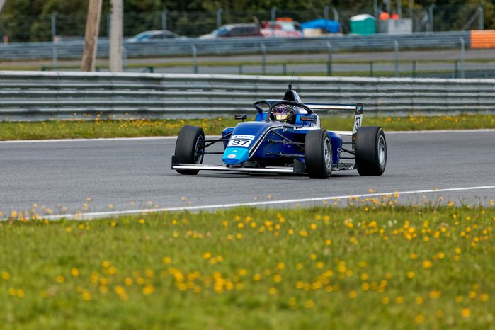 VI этап российской серии кольцевых гонок на автодроме Moscow Raceway