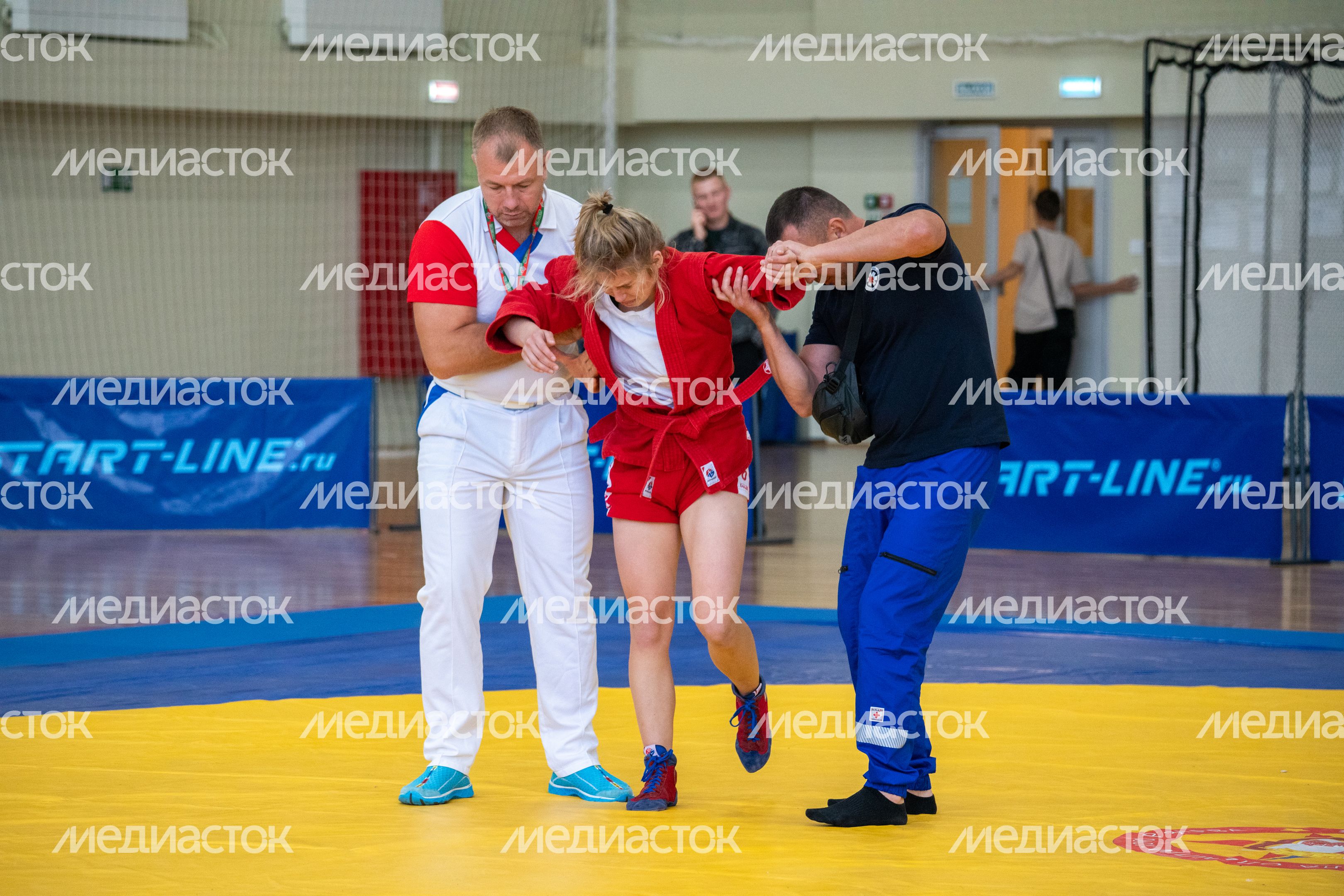 Спортсменка получила травму на Всероссийском турнире по самбо среди мужчин в Можайске Спортсменка получила травму на Всероссийском турнире по самбо среди мужчин в Можайске