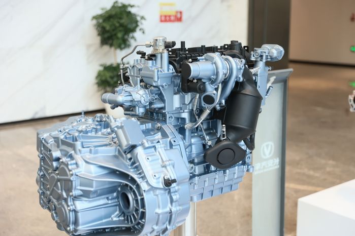 Посещение автозавода Changan Automobile Group в Китае Губернатором Подмосковья