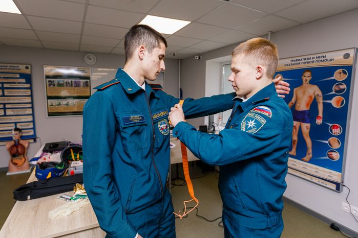 Практические занятия студентов службы МЧС в Волоколамском филиале Красногорского колледжа