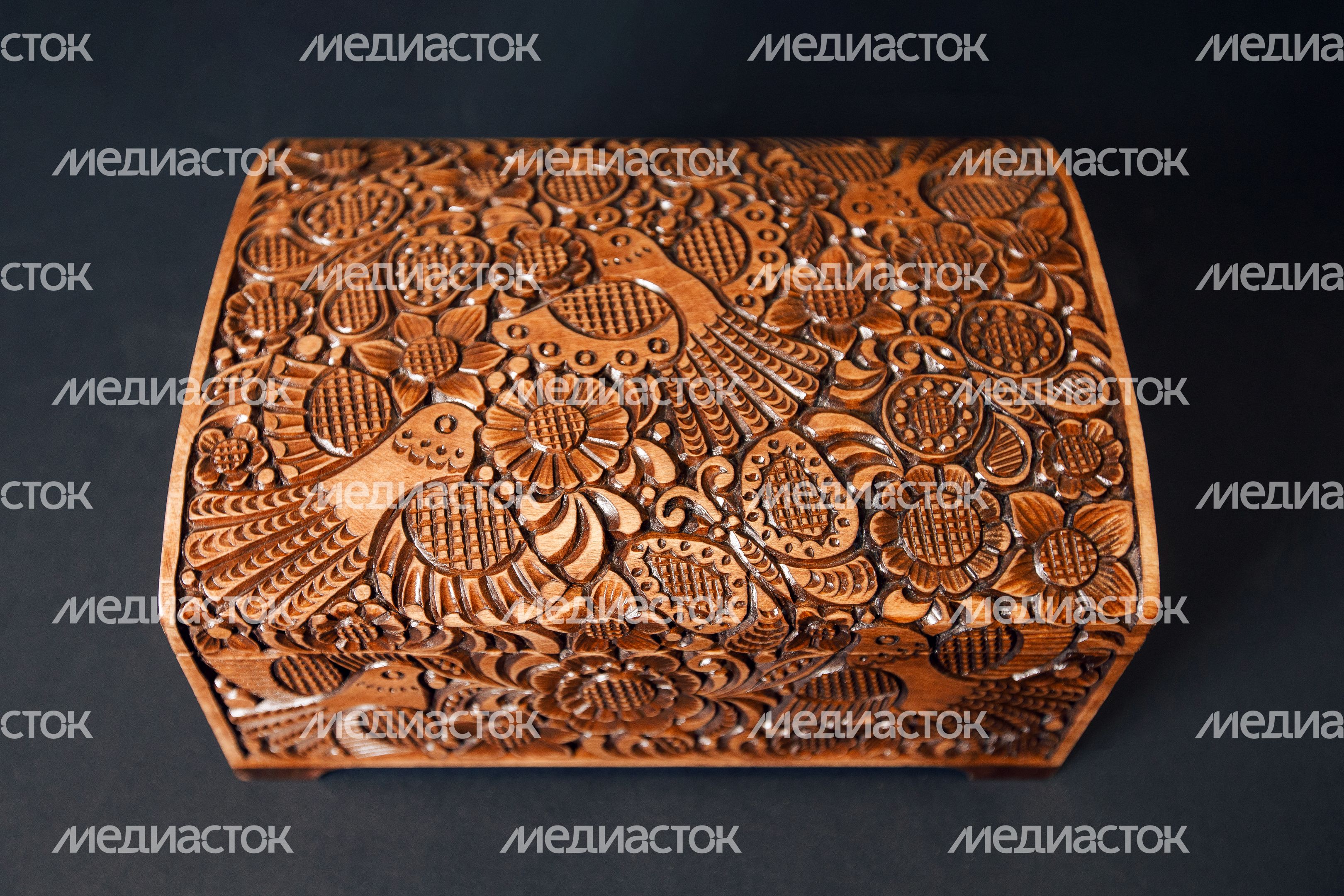 Мастерская абрамцево-кудринской резьбы в Хотьково продолжает народные промыслы Подмосковья Мастерская абрамцево-кудринской резьбы в Хотьково продолжает народные промыслы Подмосковья