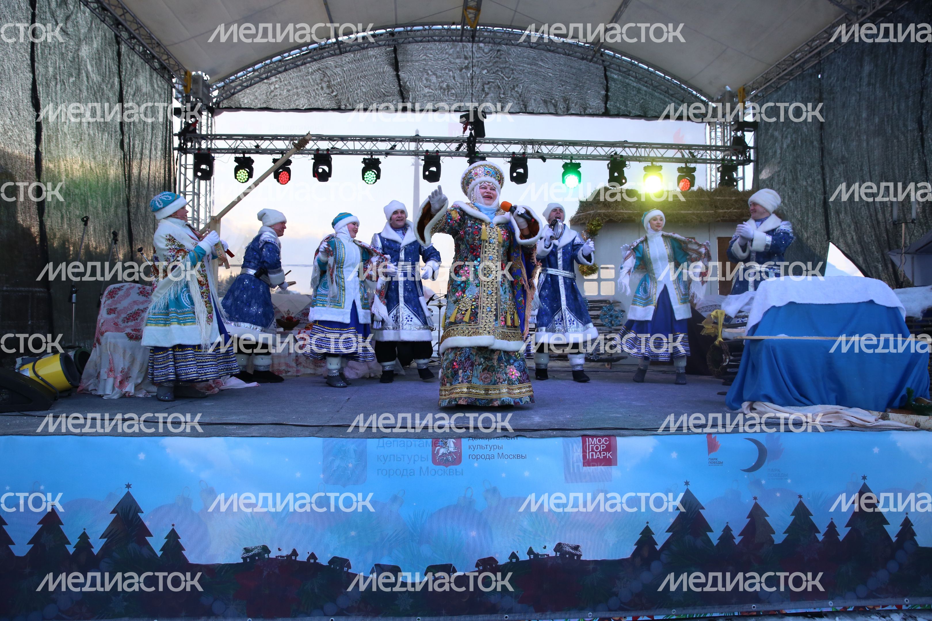 Рождественские гуляния в парке Победы в Москве Рождественские гуляния в парке Победы в Москве