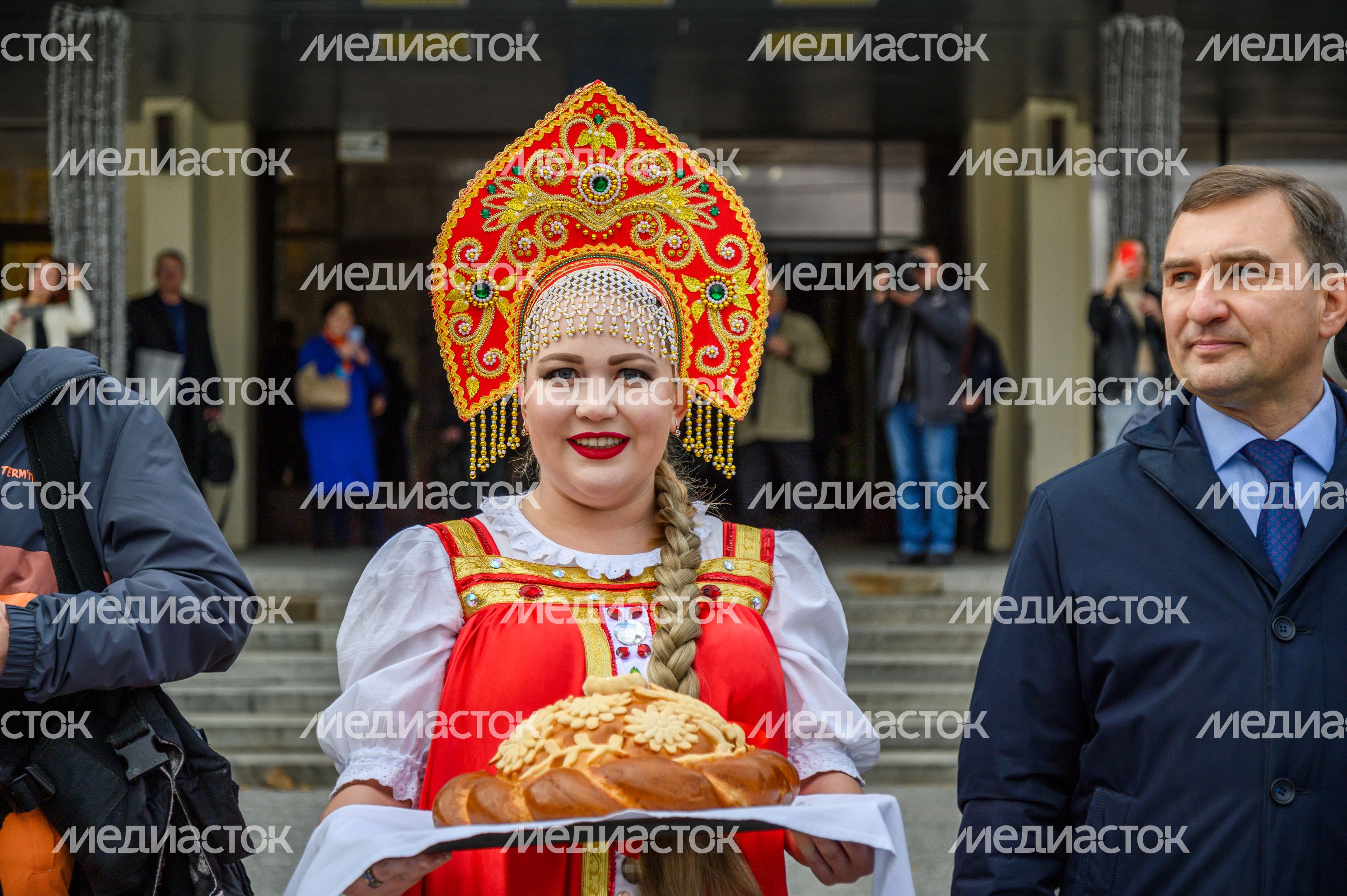 Торжественная встреча космонавтов-рекордсменов по пребыванию на МКС в Звездном городке Торжественная встреча космонавтов-рекордсменов по пребыванию на МКС в Звездном городке