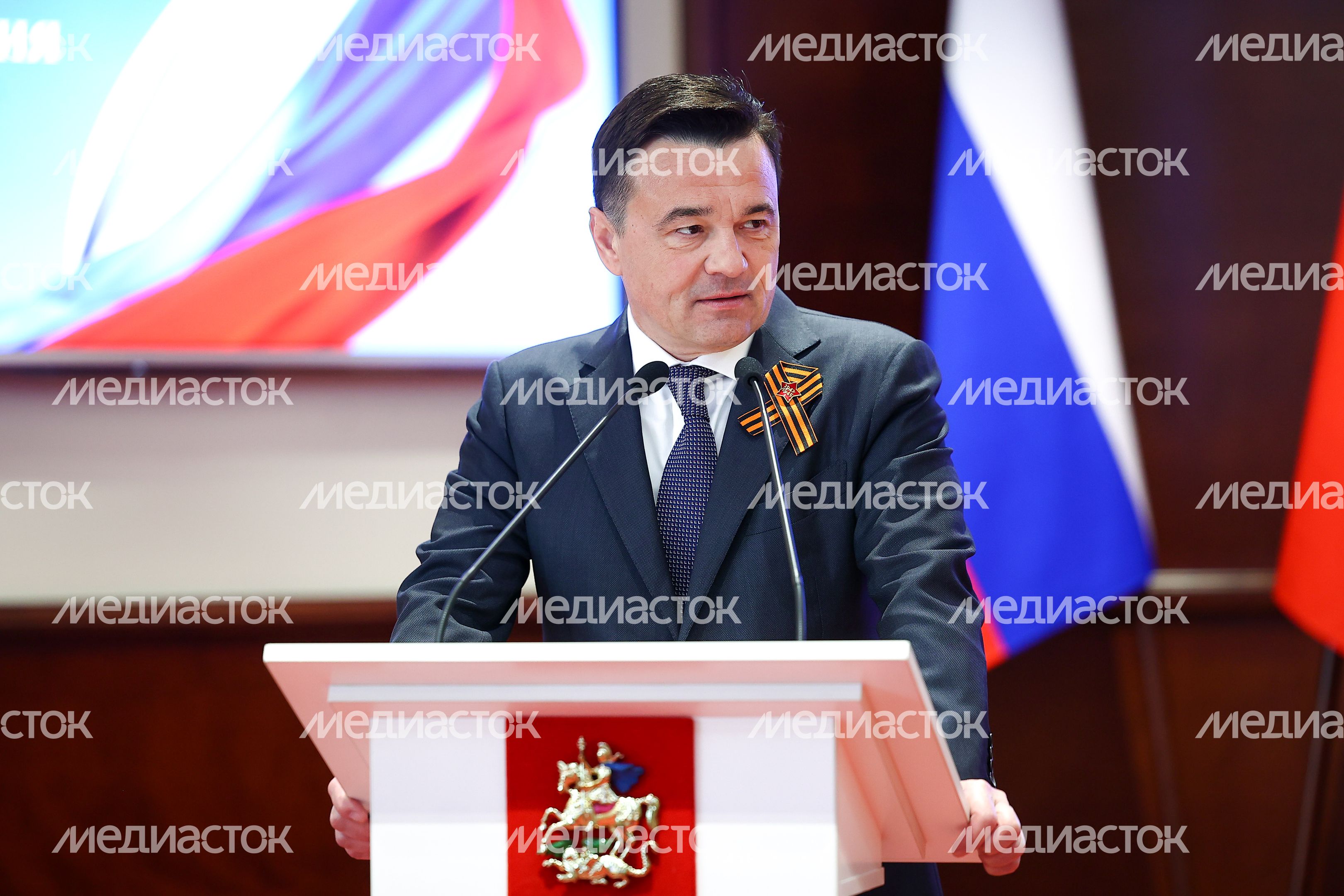 Губернатор вручил государственные награды добровольцам отряда БАРС