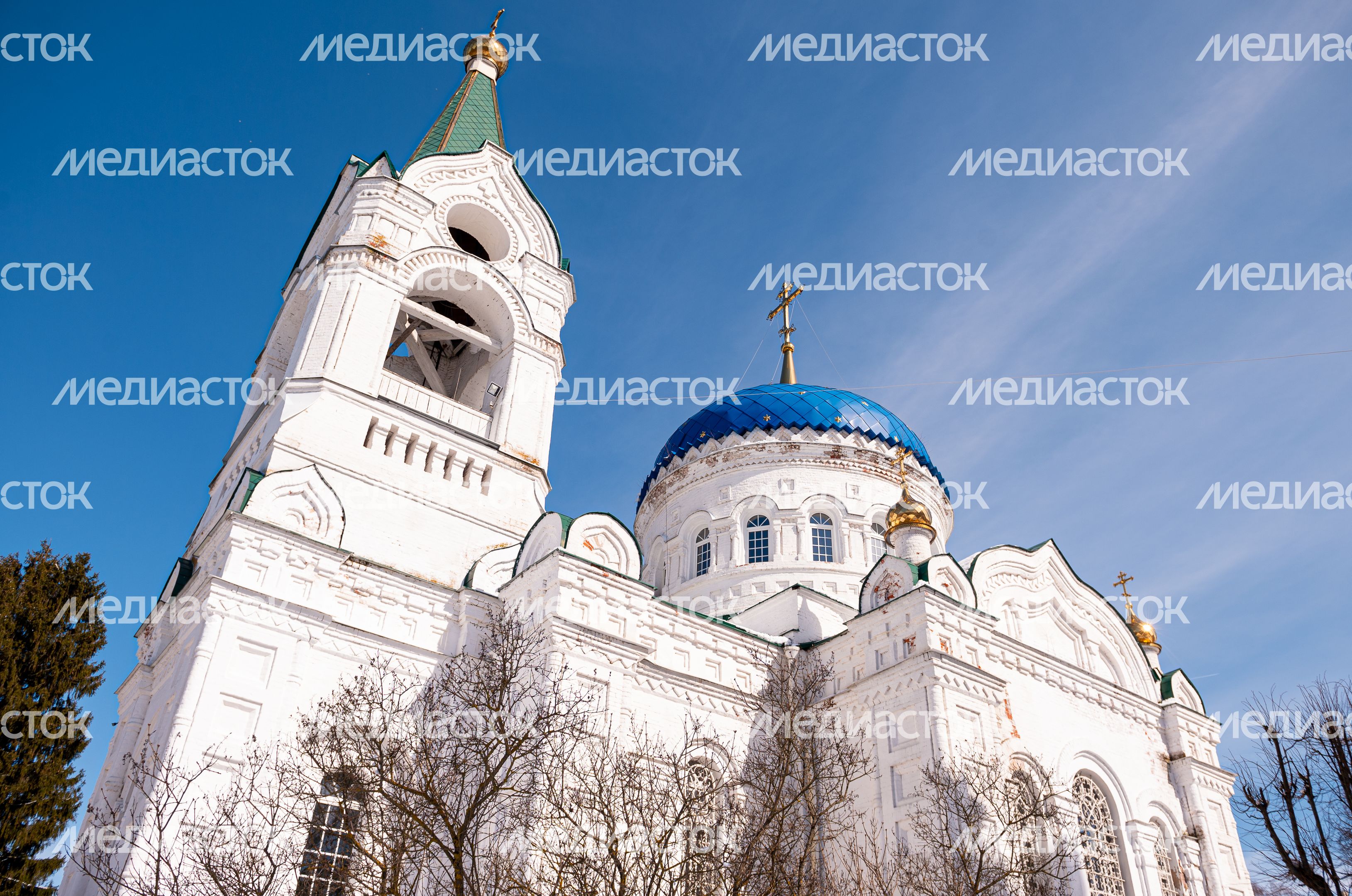Зимние виды Храма Живоначальной Троицы в Истре Зимние виды Храма Живоначальной Троицы в Истре