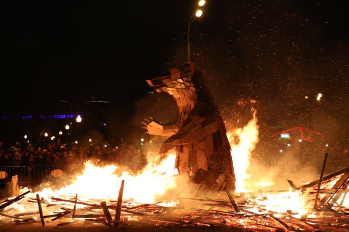 Масленичные гуляния в парке Горького в Москве