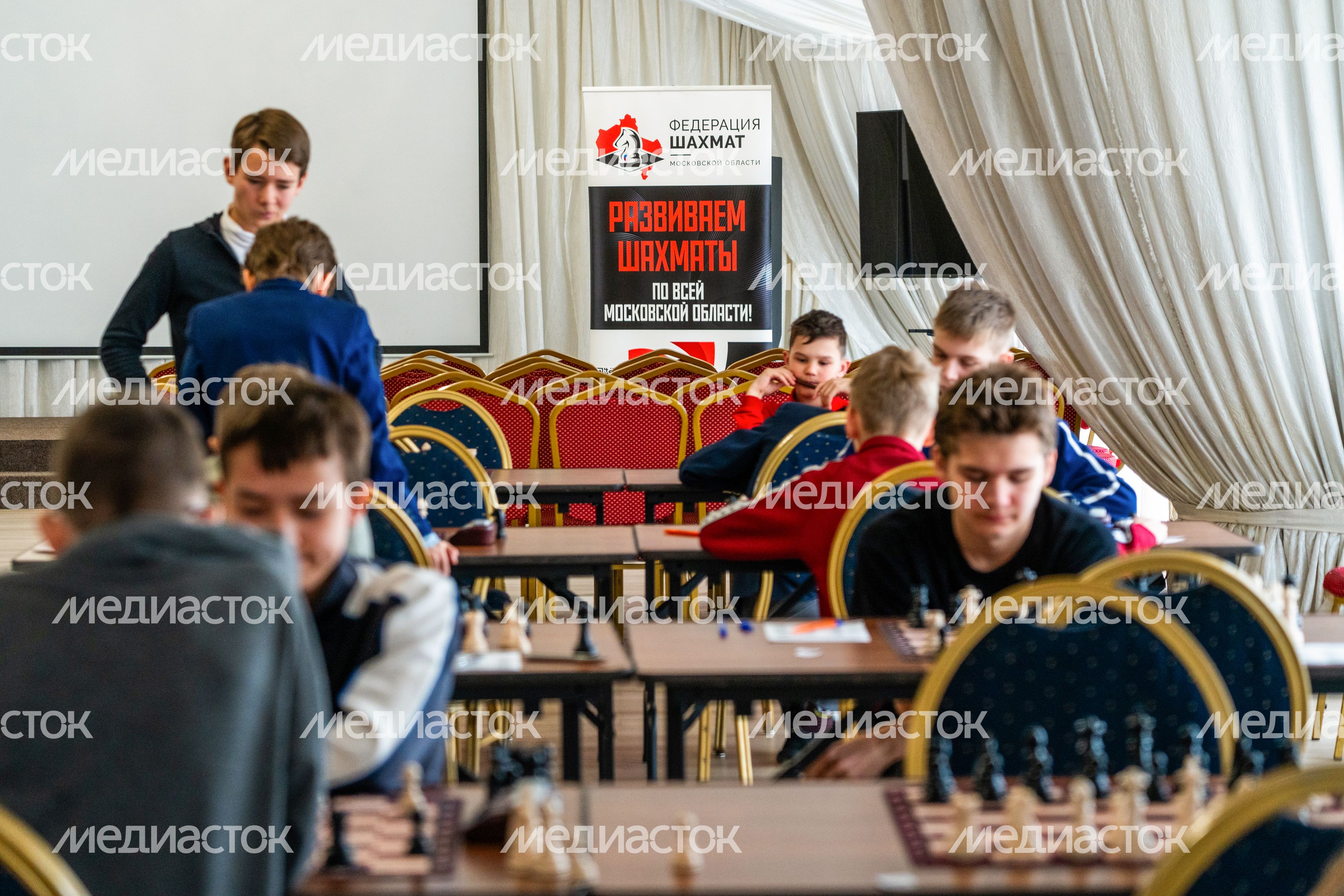 Школьники Подмосковья сыграли в областных соревнованиях «Белая ладья» по шахматам в Красногорске Школьники Подмосковья сыграли в областных соревнованиях «Белая ладья» по шахматам в Красногорске