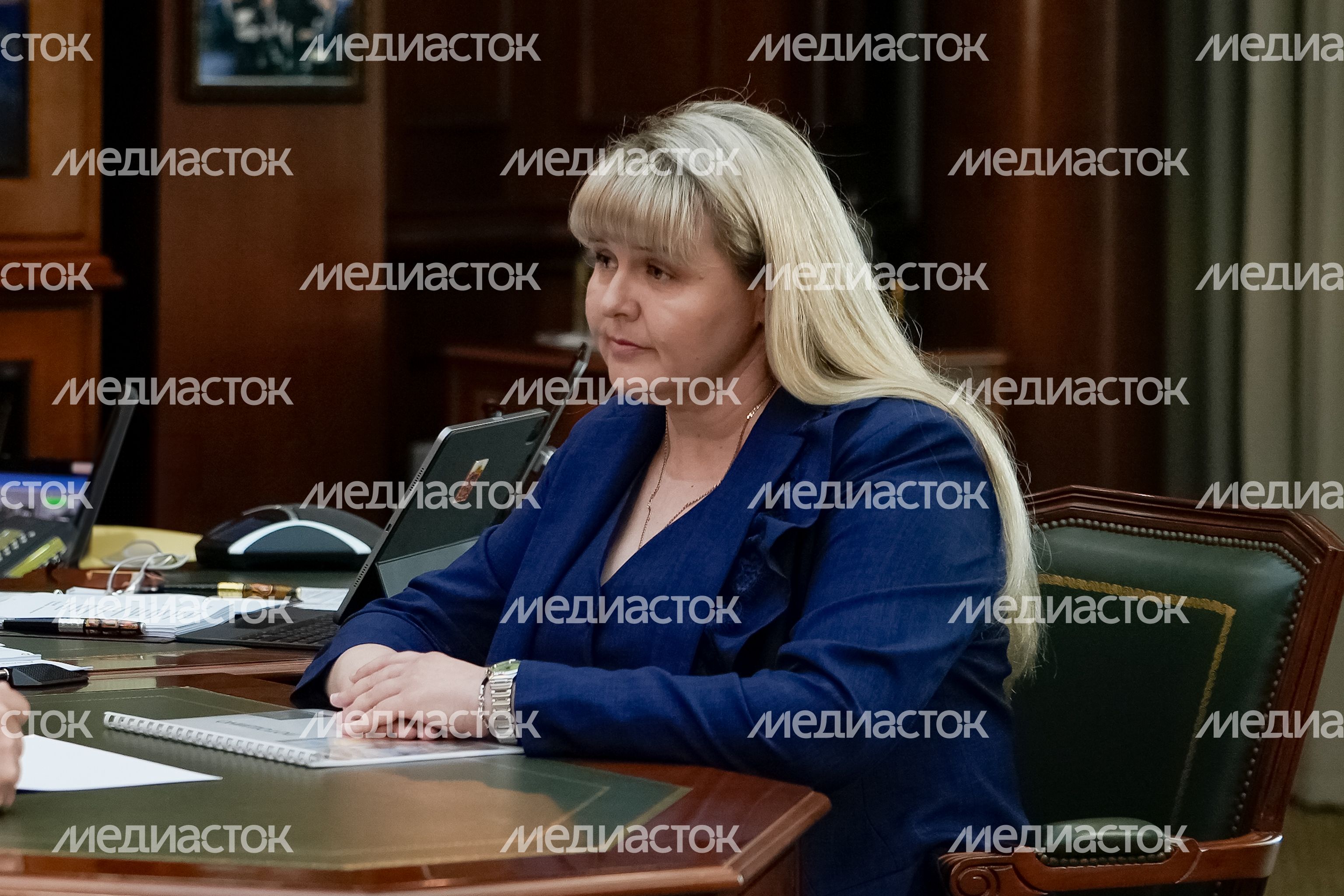 Андрей Воробьев провел рабочую встречу с главой м.о. Лотошино Екатериной Долгасовой Андрей Воробьев провел рабочую встречу с главой м.о. Лотошино Екатериной Долгасовой