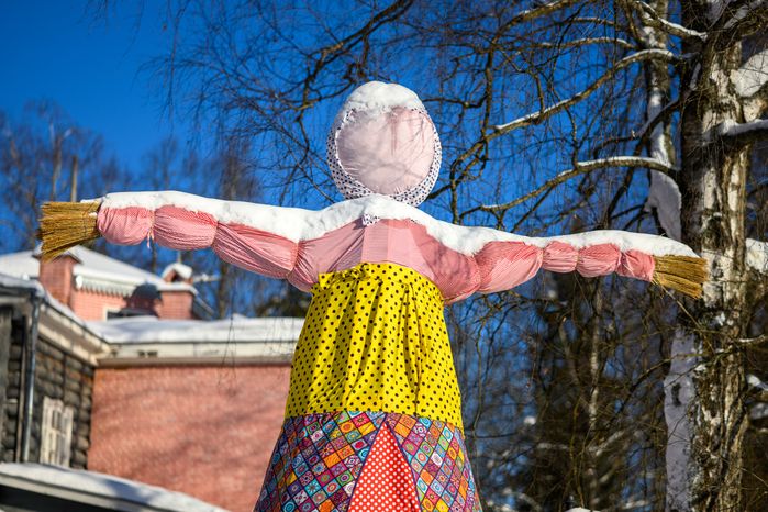 Сожжение чучела на Масленице в Мураново